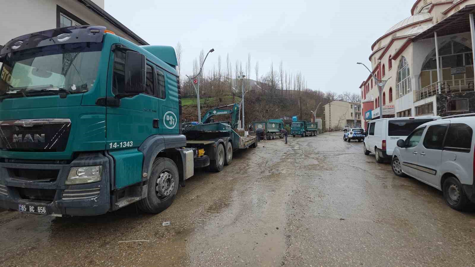 Bahçesaray’da su taşkını tehlikesi
