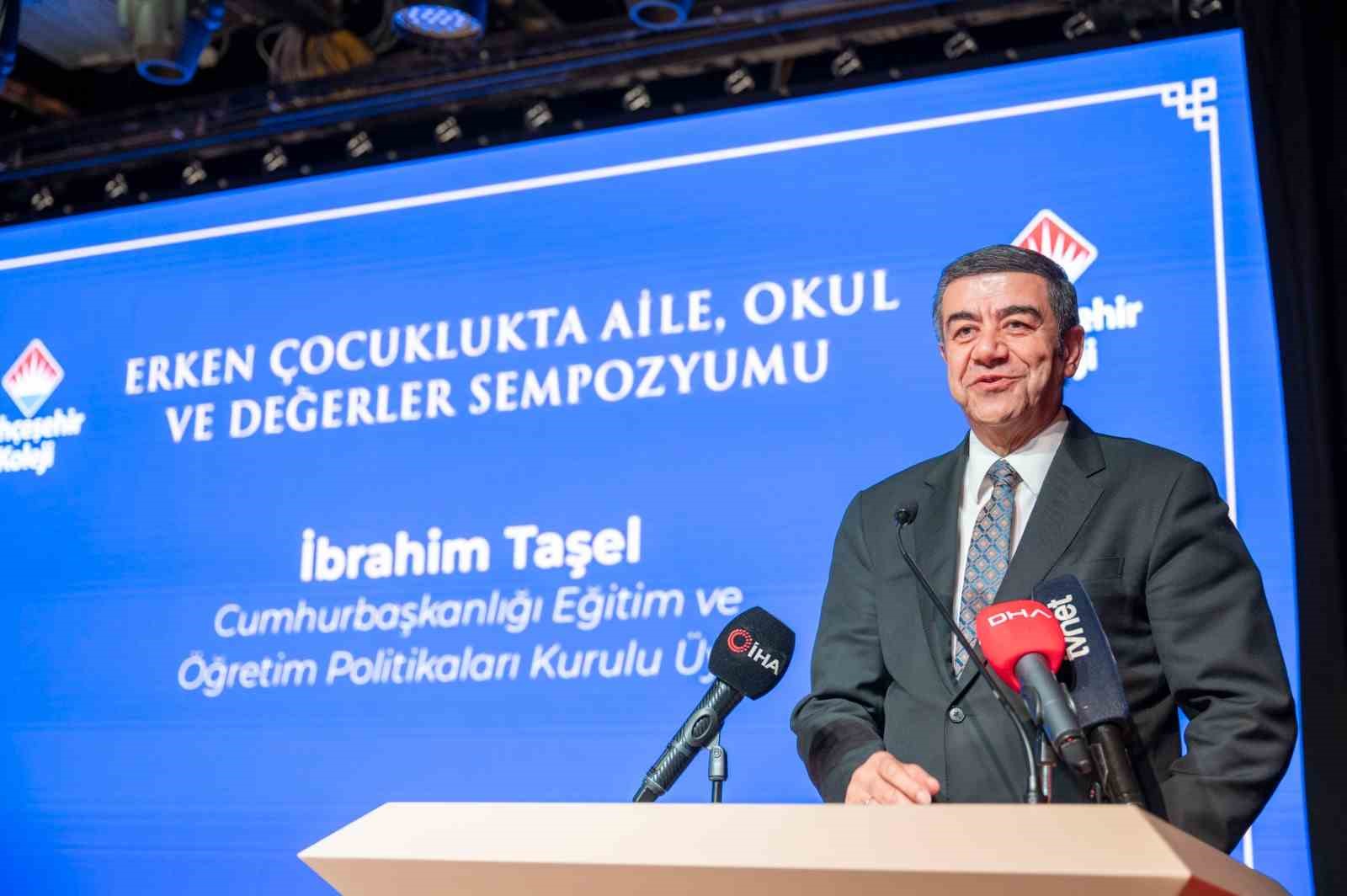 Bahçeşehir Koleji "Erken Çocuklukta Aile, Okul ve Değerler Sempozyumu" düzenledi
