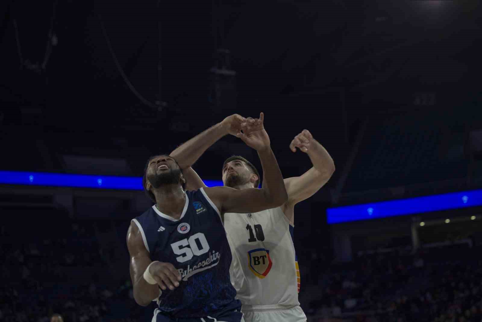 Bahçeşehir Koleji yarı finalde
