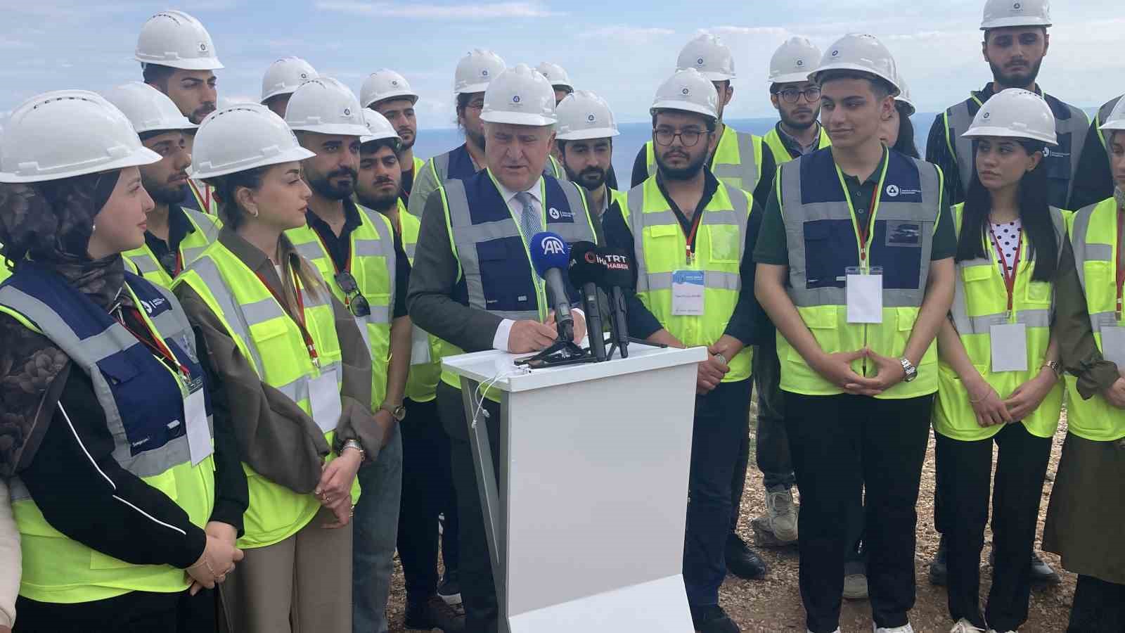 Bakan Bak Akkuyu NGS’de konuştu: "Büyüyen, gelişen, güçlü bir Türkiye var"
Bakan Bak Akkuyu NGS’de konuştu: "Büyüyen, gelişen, güçlü bir Türkiye var"