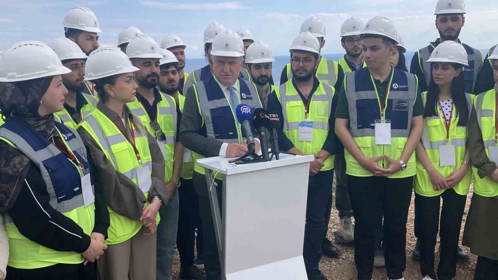 Bakan Bak Akkuyu NGS’de konuştu: "Büyüyen, gelişen, güçlü bir Türkiye var"
Bakan Bak Akkuyu NGS’de konuştu: "Büyüyen, gelişen, güçlü bir Türkiye var"