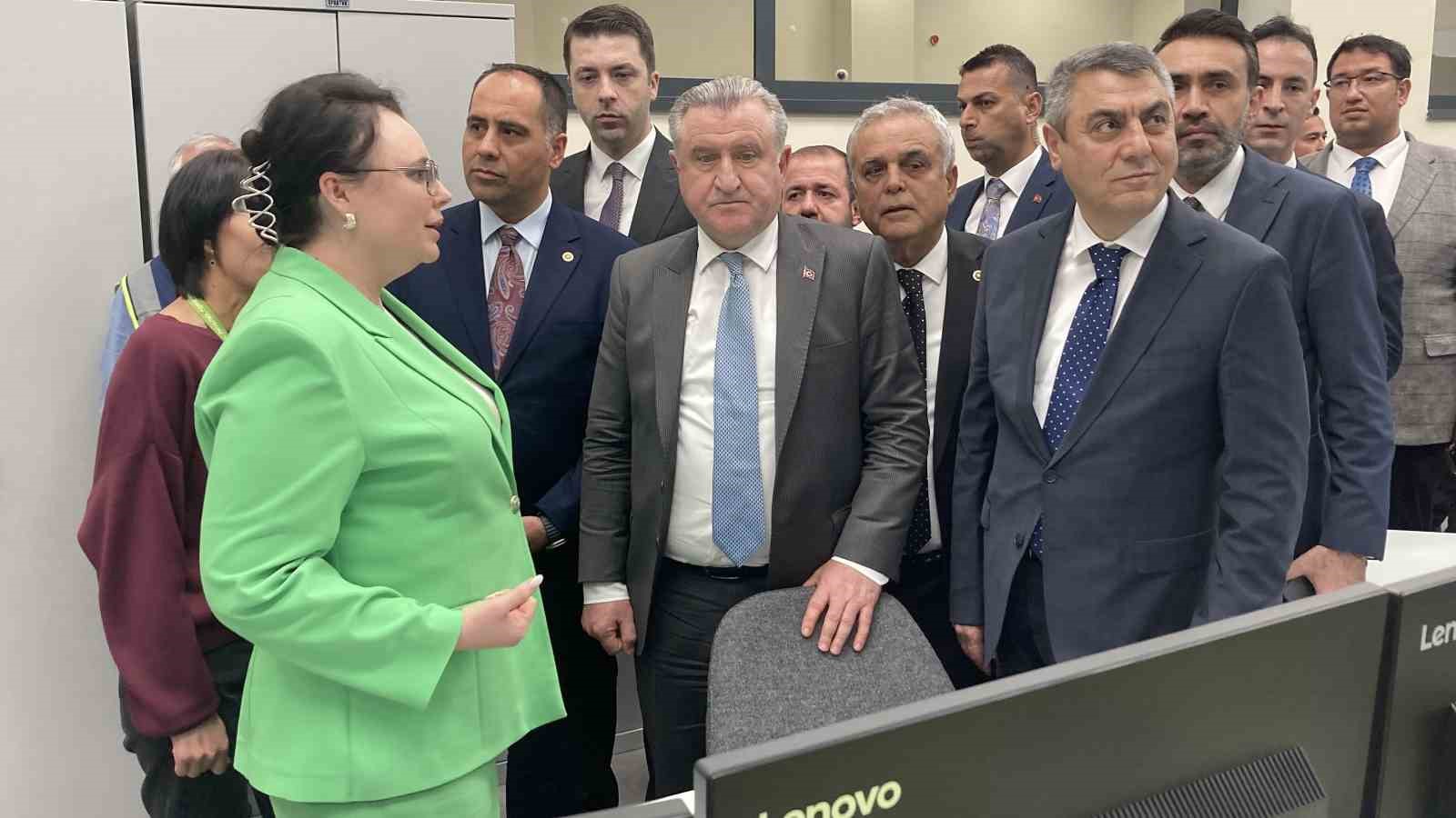 Bakan Bak Akkuyu NGS’de konuştu: "Büyüyen, gelişen, güçlü bir Türkiye var"
Bakan Bak Akkuyu NGS’de konuştu: "Büyüyen, gelişen, güçlü bir Türkiye var"