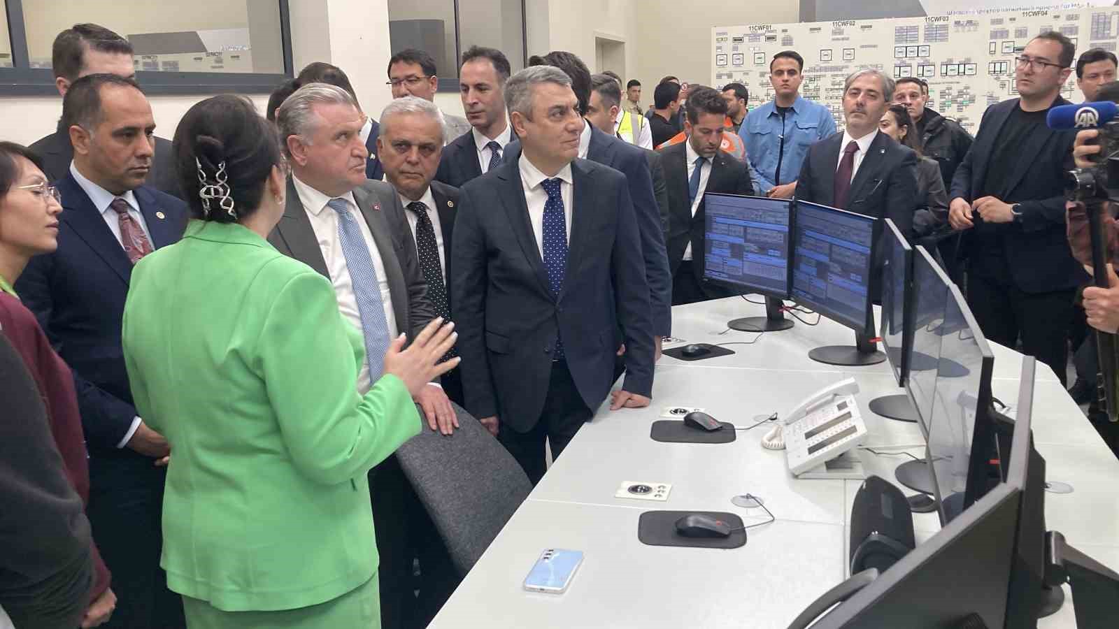 Bakan Bak Akkuyu NGS’de konuştu: "Büyüyen, gelişen, güçlü bir Türkiye var"
Bakan Bak Akkuyu NGS’de konuştu: "Büyüyen, gelişen, güçlü bir Türkiye var"