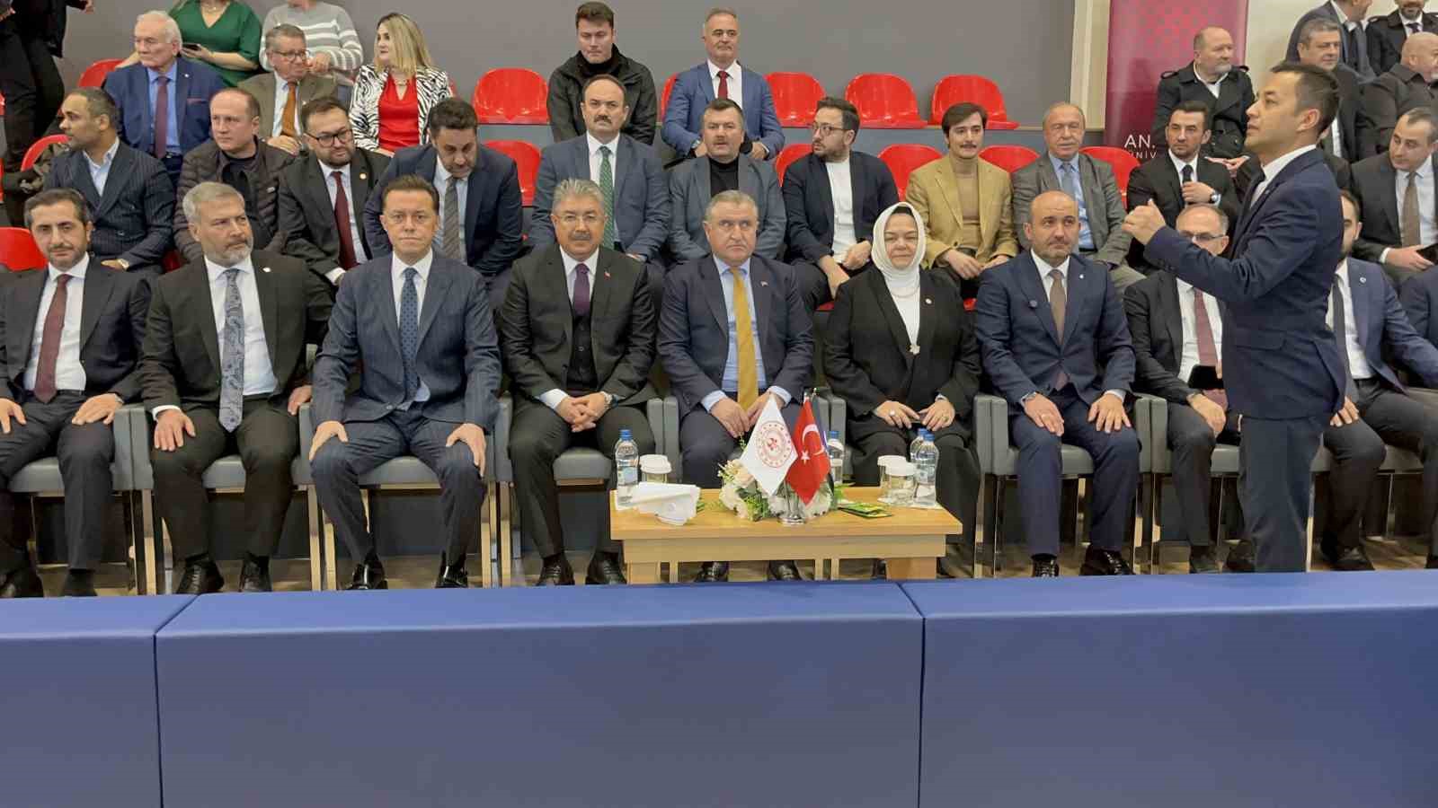 Bakan Bak: "Güçlü Türkiye için Türkiye Yüzyılı’nda gençliğin yüzü olarak, sporun yüzü olarak çalışmaya devam edeceğiz"
