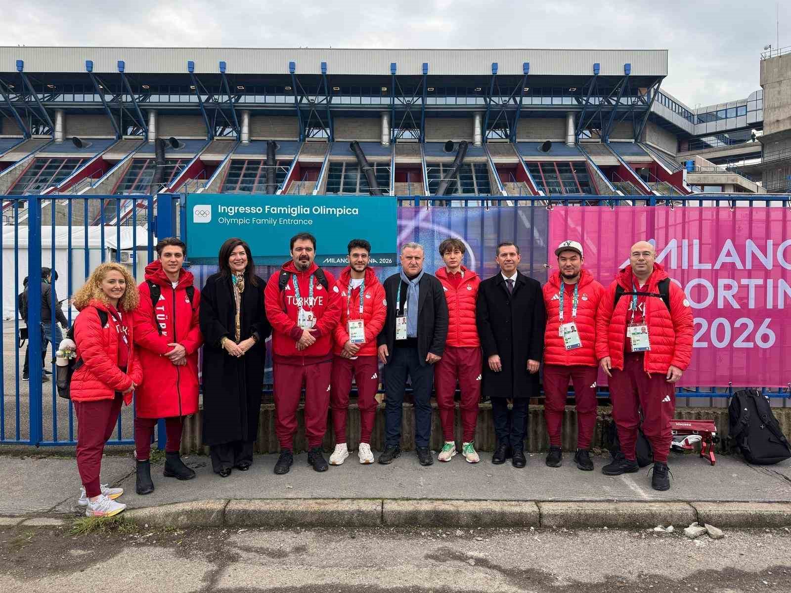 Bakan Bak, İtalya’da milli sporcuları ziyaret etti
