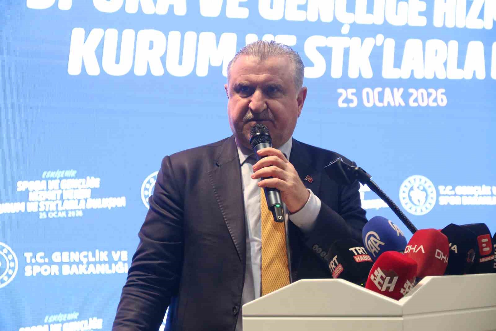 Bakan Bak: "Türkiye Yüzyılı sporun ve gençliğin yüzyılı olacak"
