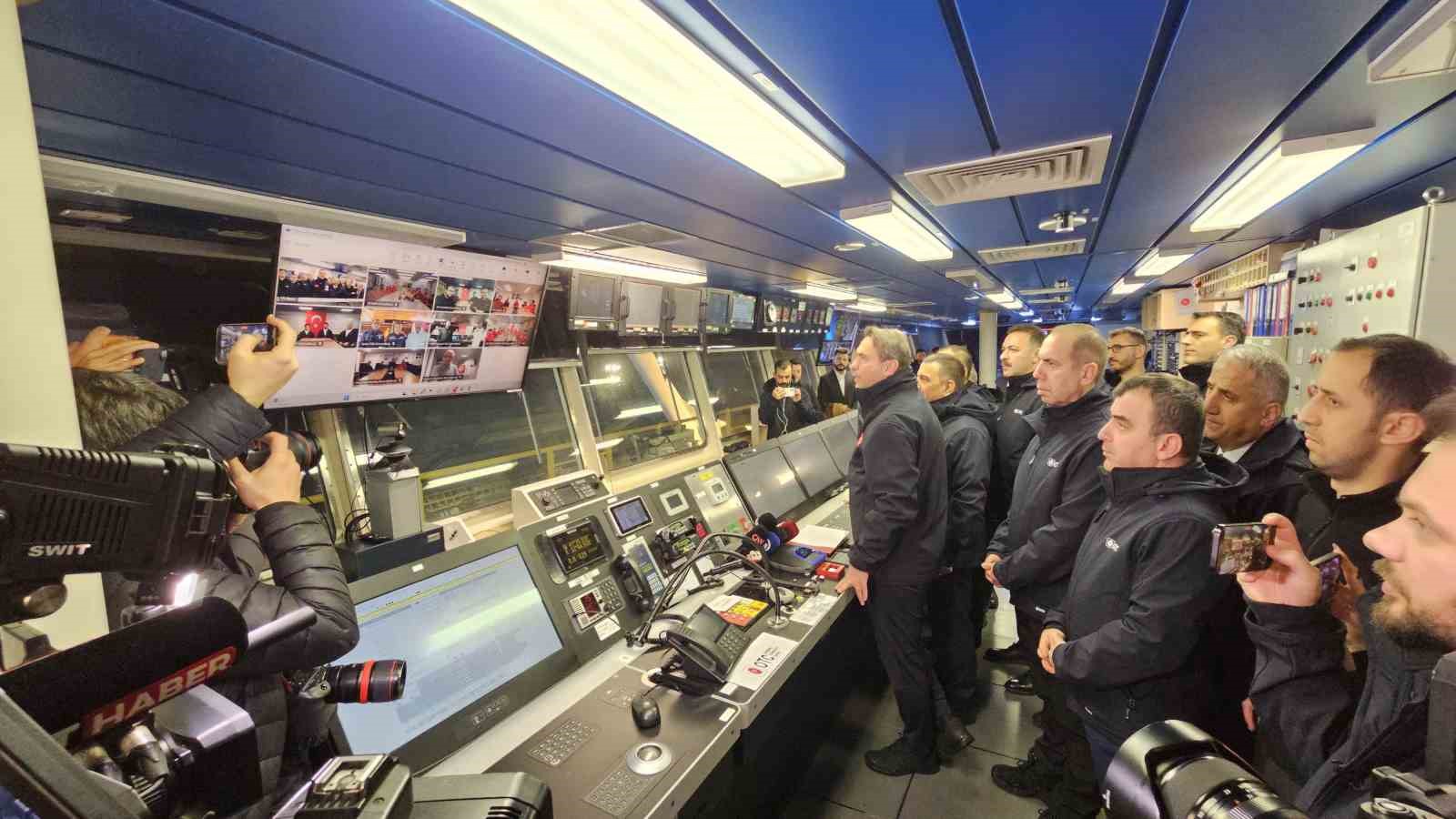 Bakan Bayraktar: "2026 yılı bir taraftan üretimi arttırdığımız bir yıl olacak"
