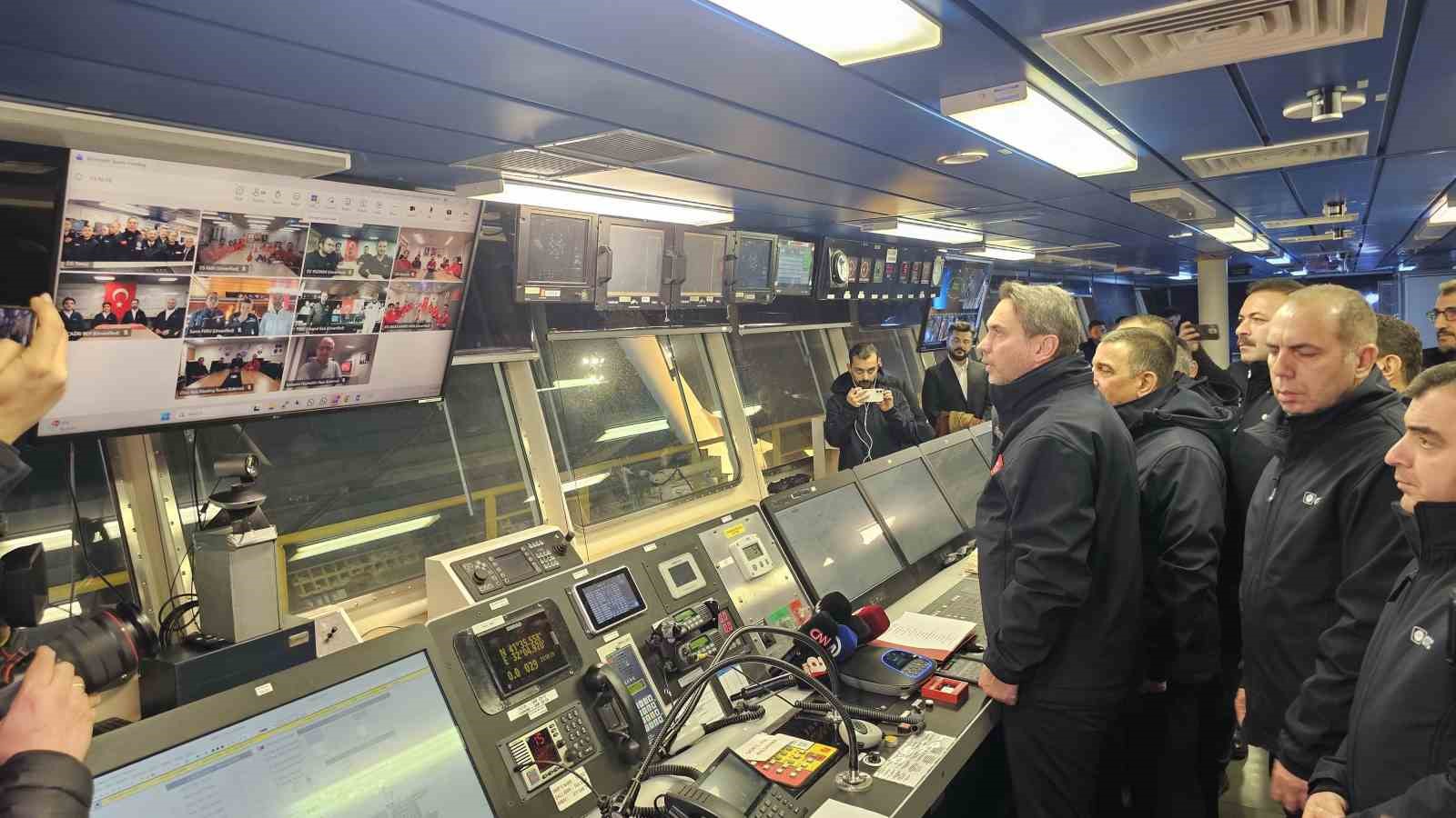 Bakan Bayraktar: "2026 yılı bir taraftan üretimi arttırdığımız bir yıl olacak"
