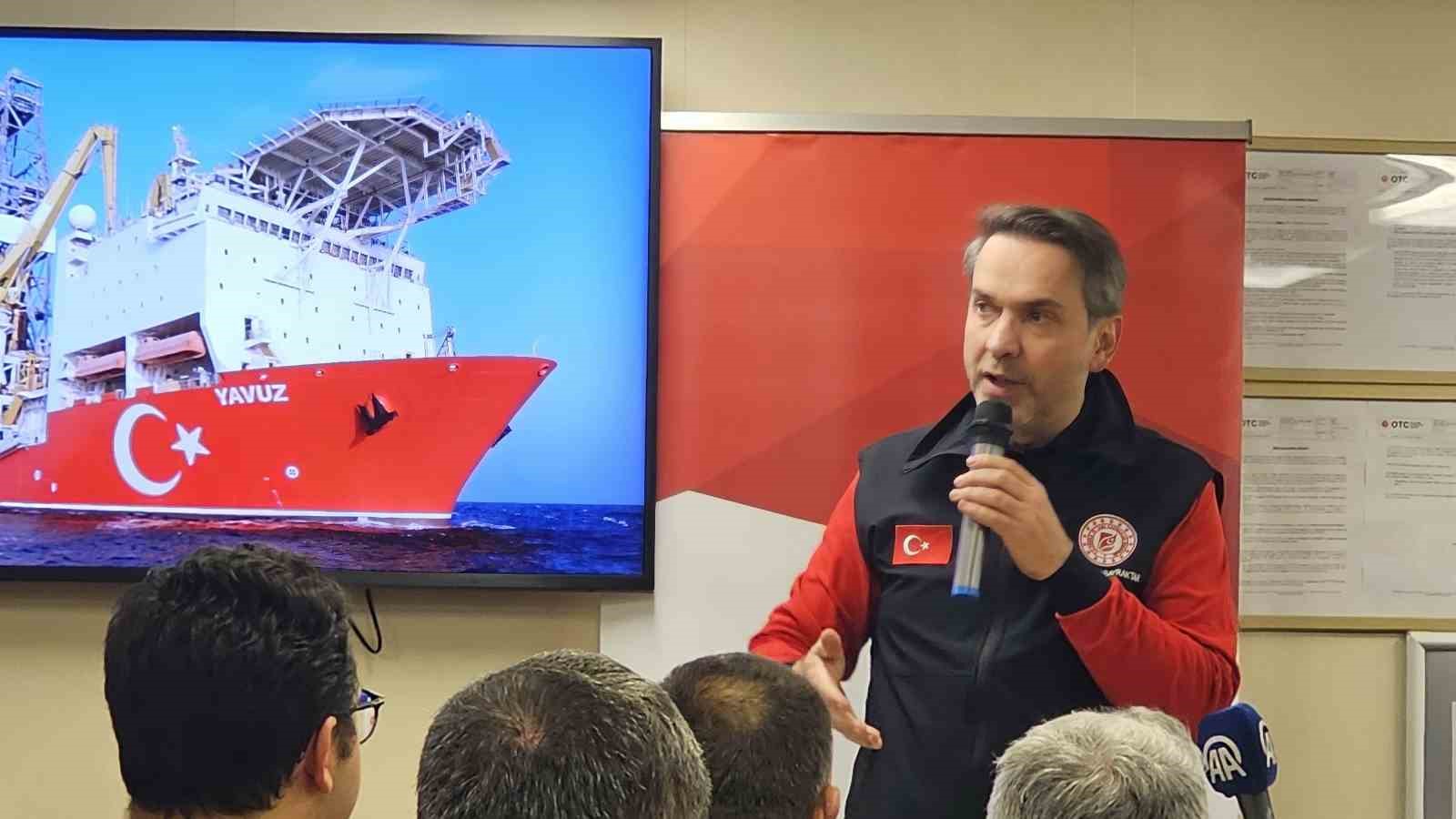 Bakan Bayraktar: "2026 yılı bir taraftan üretimi arttırdığımız bir yıl olacak"
