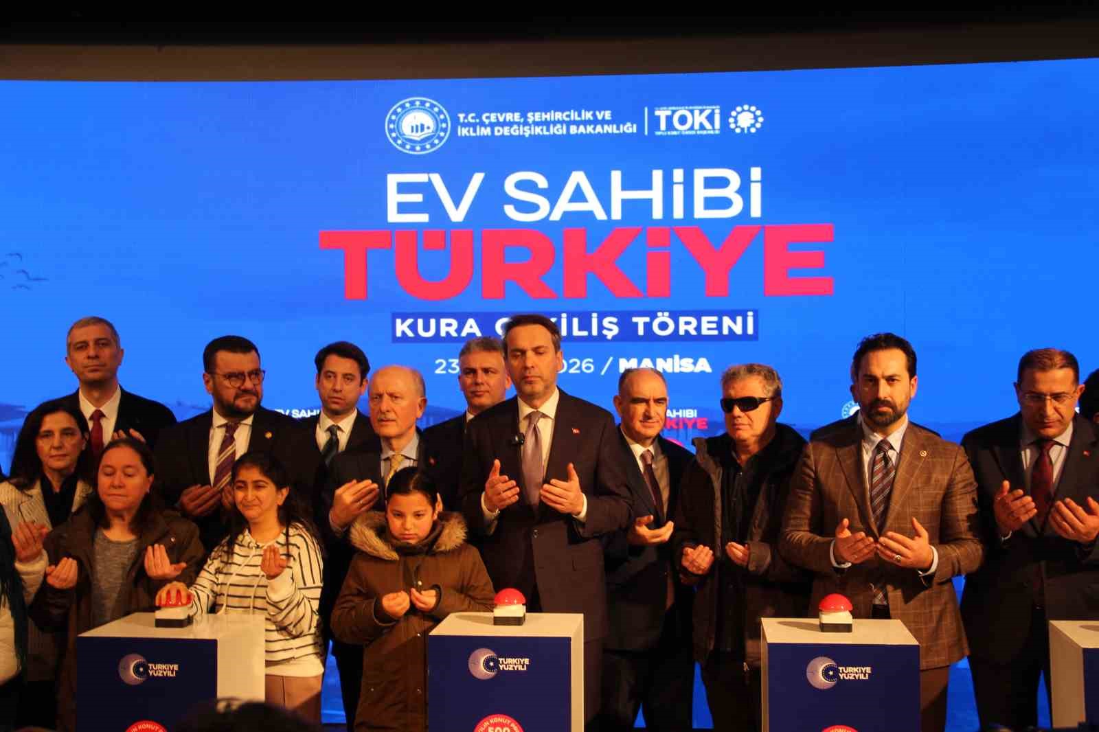 Bakan Bayraktar: "2028’de 17 milyon haneye kendi doğal gazımızı vereceğiz"
Bakan Bayraktar: "2028’de 17 milyon haneye kendi doğal gazımızı vereceğiz"