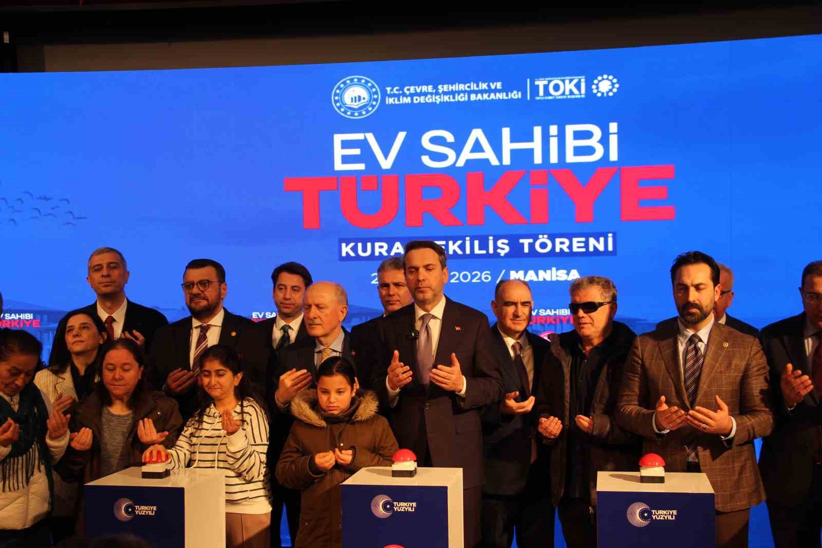 Bakan Bayraktar: "2028’de 17 milyon haneye kendi doğal gazımızı vereceğiz"
Bakan Bayraktar: "2028’de 17 milyon haneye kendi doğal gazımızı vereceğiz"