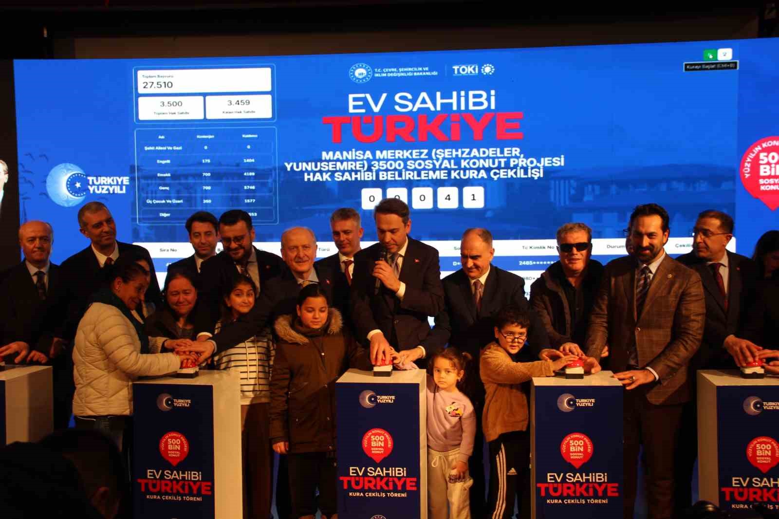 Bakan Bayraktar: "2028’de 17 milyon haneye kendi doğal gazımızı vereceğiz"
Bakan Bayraktar: "2028’de 17 milyon haneye kendi doğal gazımızı vereceğiz"