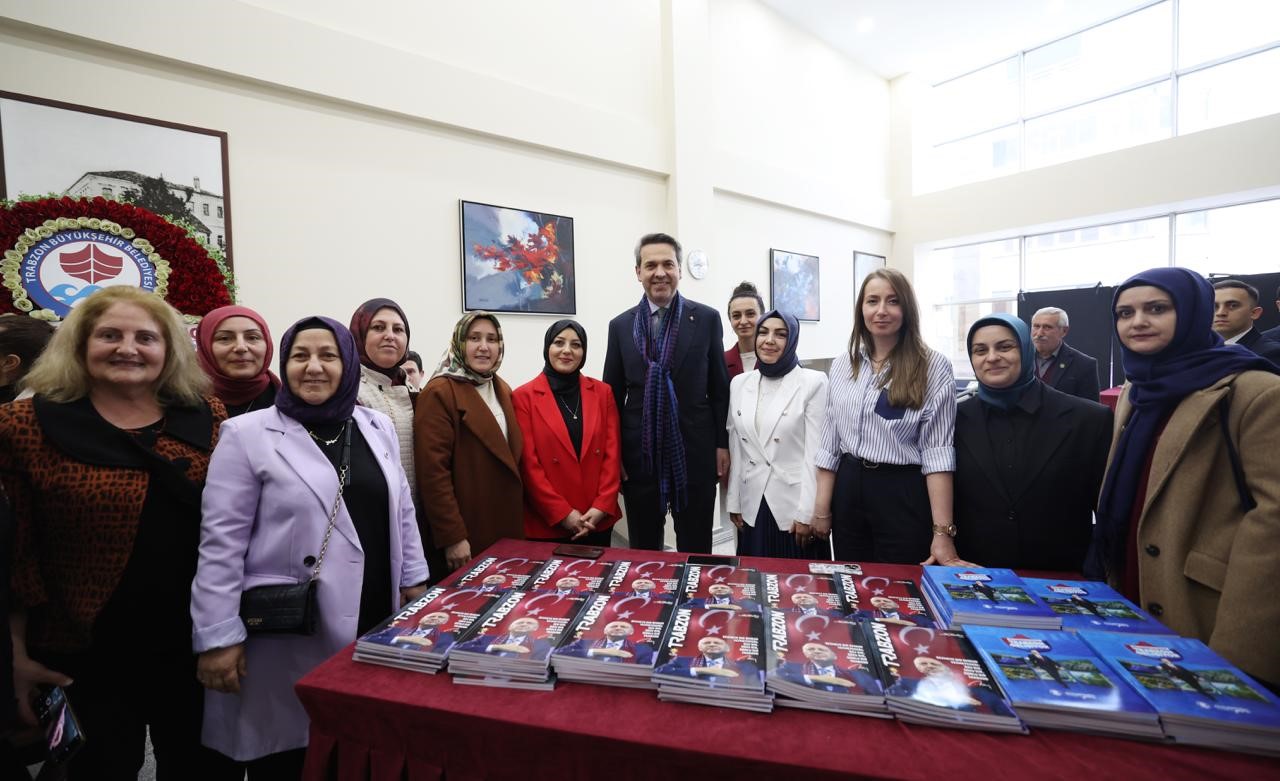 Bakan Bayraktar: "Biz gece gündüz petrol arıyoruz, doğalgaz arıyoruz"
Bakan Bayraktar: "Biz gece gündüz petrol arıyoruz, doğalgaz arıyoruz"