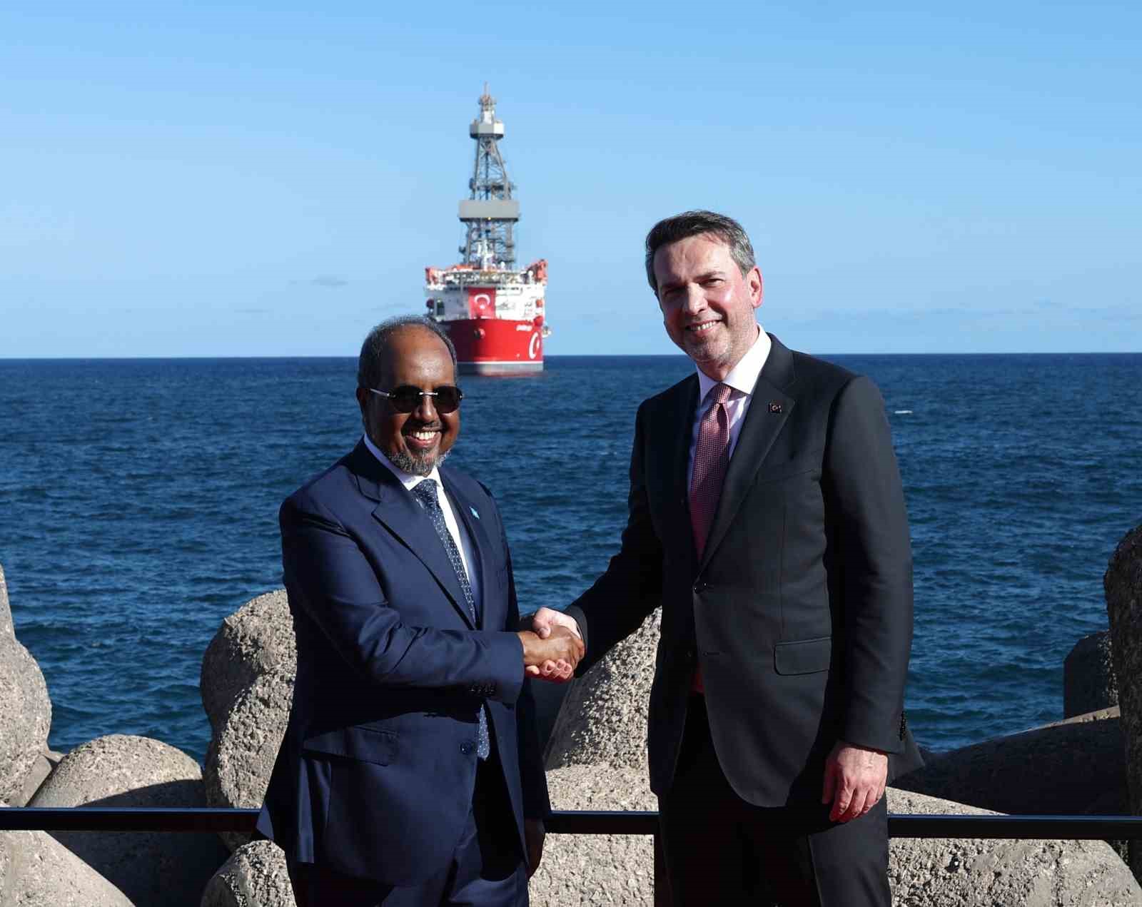 Bakan Bayraktar: "Curad-1 kuyusu ile enerjide Somali’de yeni bir dönem açılıyor"
