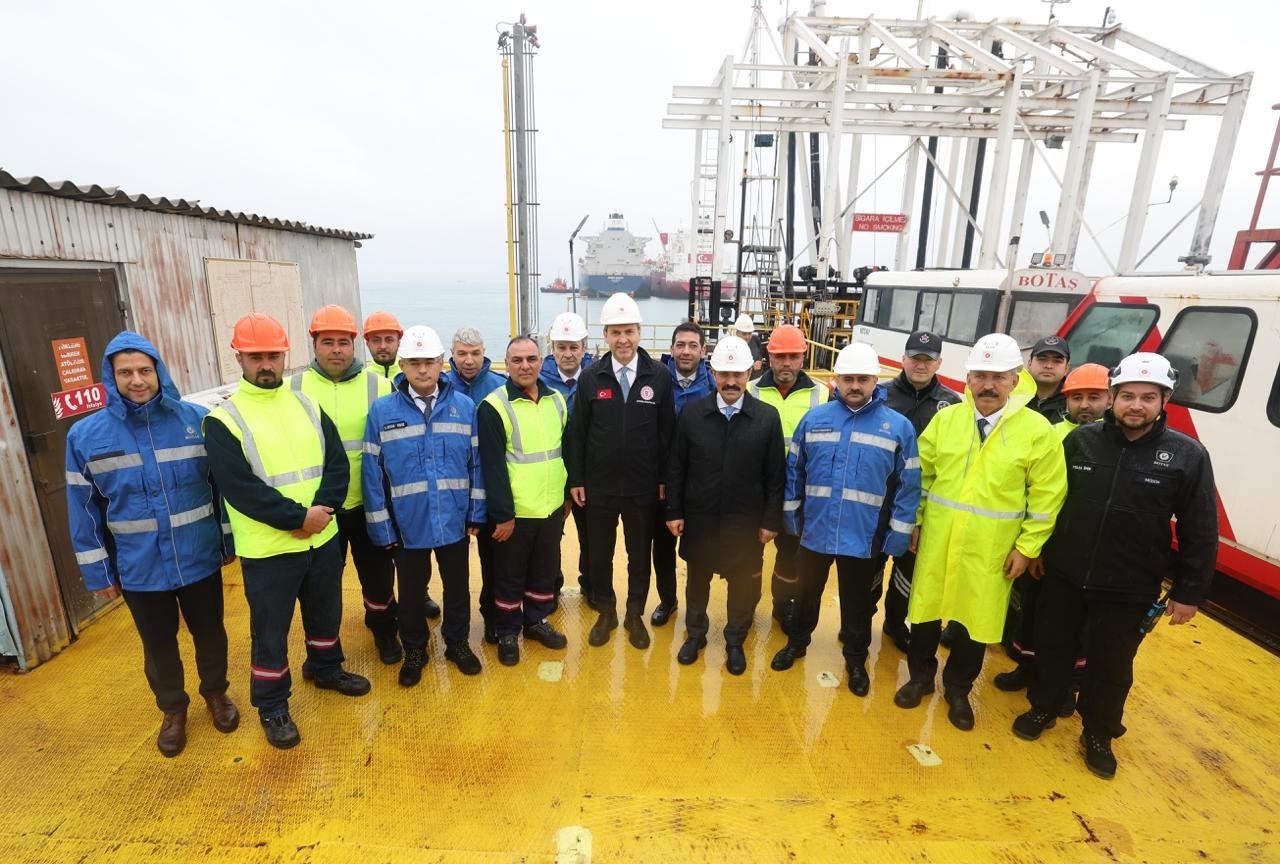 Bakan Bayraktar: "Günlük 200 milyon metreküplük bir gazı gemilerle alır hale geleceğiz"
