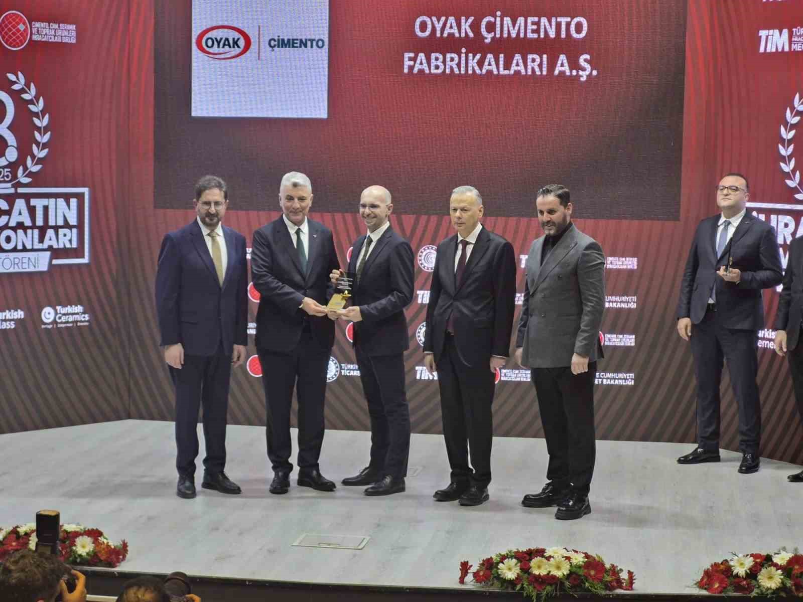 Bakan Bolat: "Cumhurbaşkanımızın liderliğinde Türkiye’ye son 23 yılda her alanda çağ atlattık"
Bakan Bolat: "Cumhurbaşkanımızın liderliğinde Türkiye’ye son 23 yılda her alanda çağ atlattık"