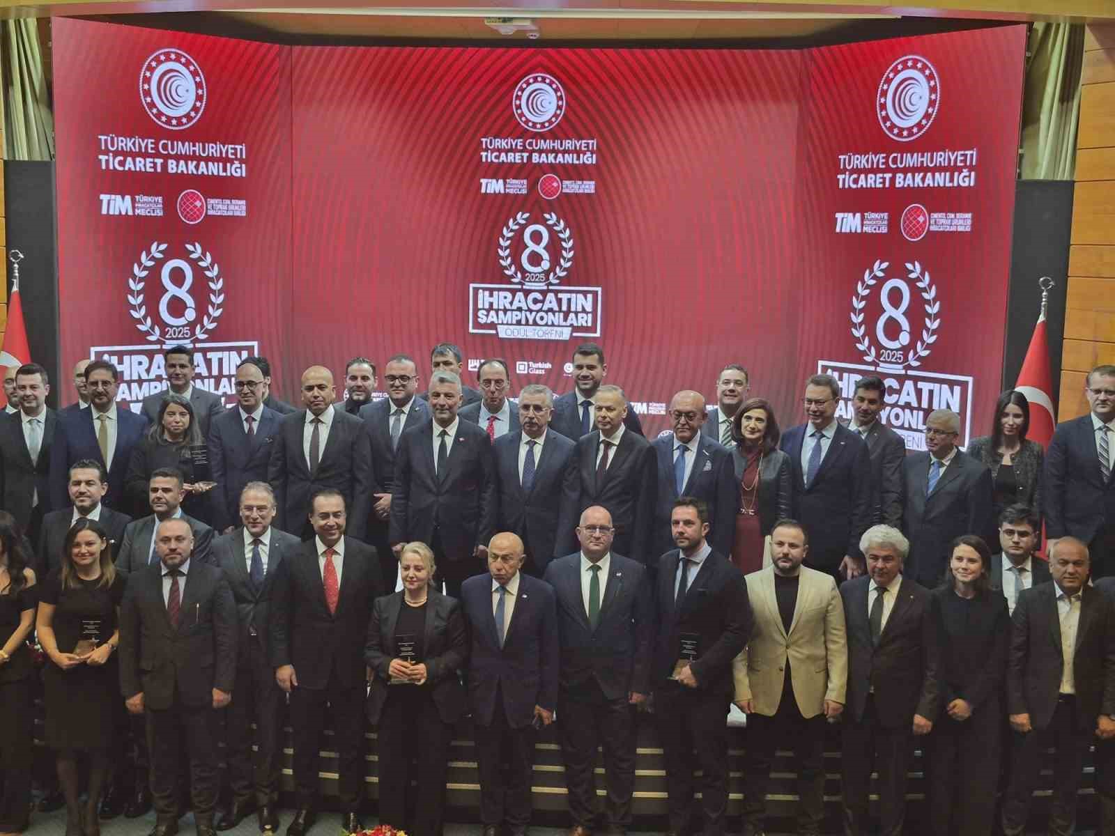 Bakan Bolat: "Cumhurbaşkanımızın liderliğinde Türkiye’ye son 23 yılda her alanda çağ atlattık"
Bakan Bolat: "Cumhurbaşkanımızın liderliğinde Türkiye’ye son 23 yılda her alanda çağ atlattık"