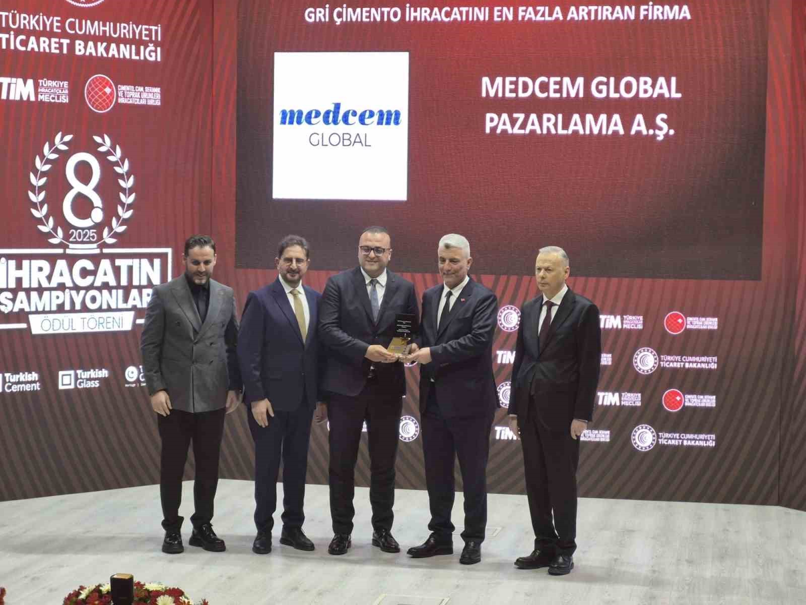 Bakan Bolat: "Cumhurbaşkanımızın liderliğinde Türkiye’ye son 23 yılda her alanda çağ atlattık"
Bakan Bolat: "Cumhurbaşkanımızın liderliğinde Türkiye’ye son 23 yılda her alanda çağ atlattık"