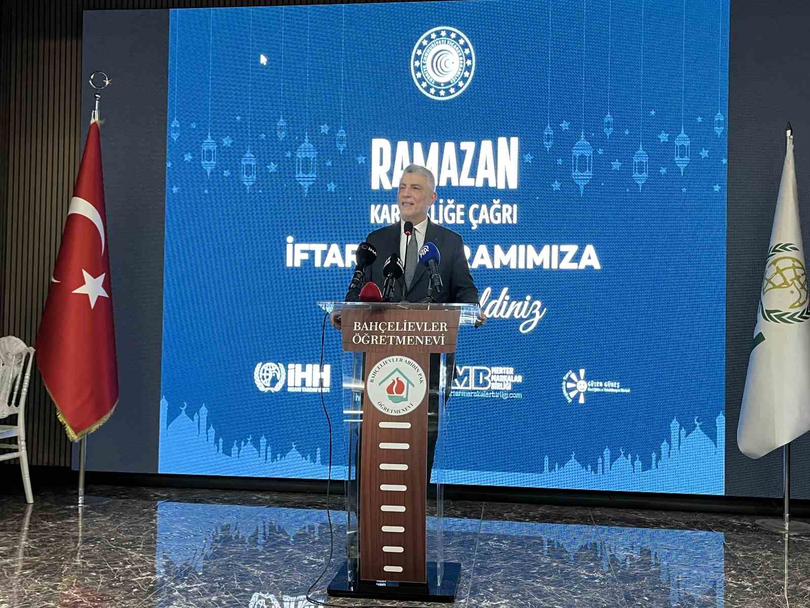 Bakan Bolat: "Sosyal yardımlar, bizim dönemimizde yaklaşık bir trilyon liraya ulaşan bütçesiyle vatandaşlarımıza tahsis edilmekte"
