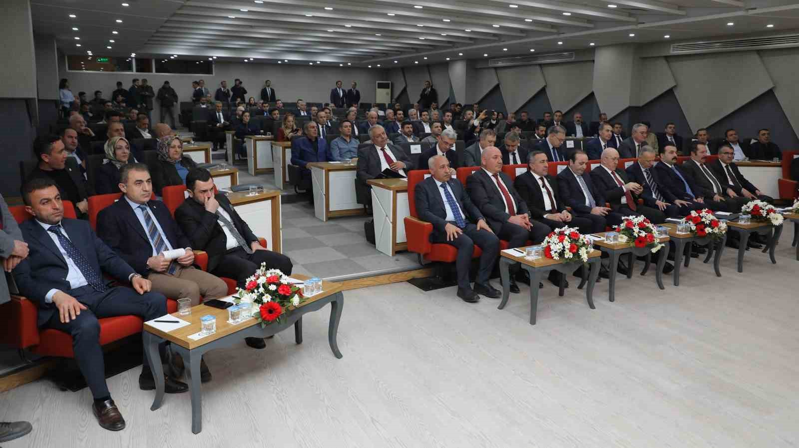 Bakan Bolat, Van TSO’da müjdeyi verdi
