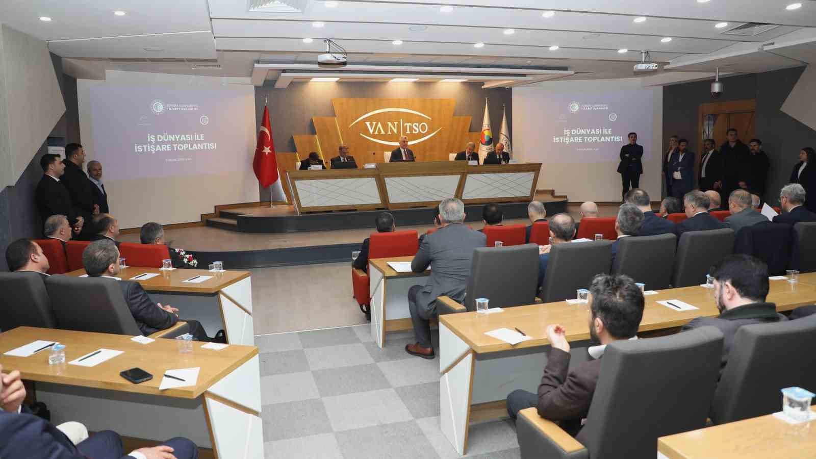 Bakan Bolat, Van TSO’da müjdeyi verdi
