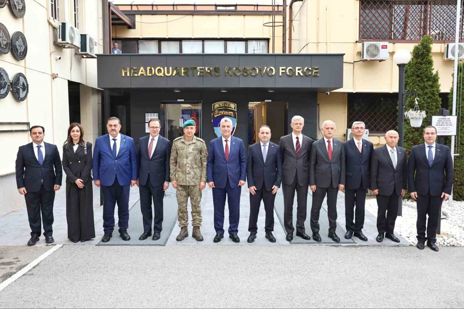 Bakan Bolat’tan Kosova’da KFOR Karargahı’na ziyaret
