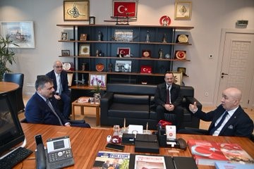 Bakan Çiftçi, 15 Temmuz Gazisi Turgut Aslan’ı ziyaret etti
Bakan Çiftçi, 15 Temmuz Gazisi Turgut Aslan’ı ziyaret etti