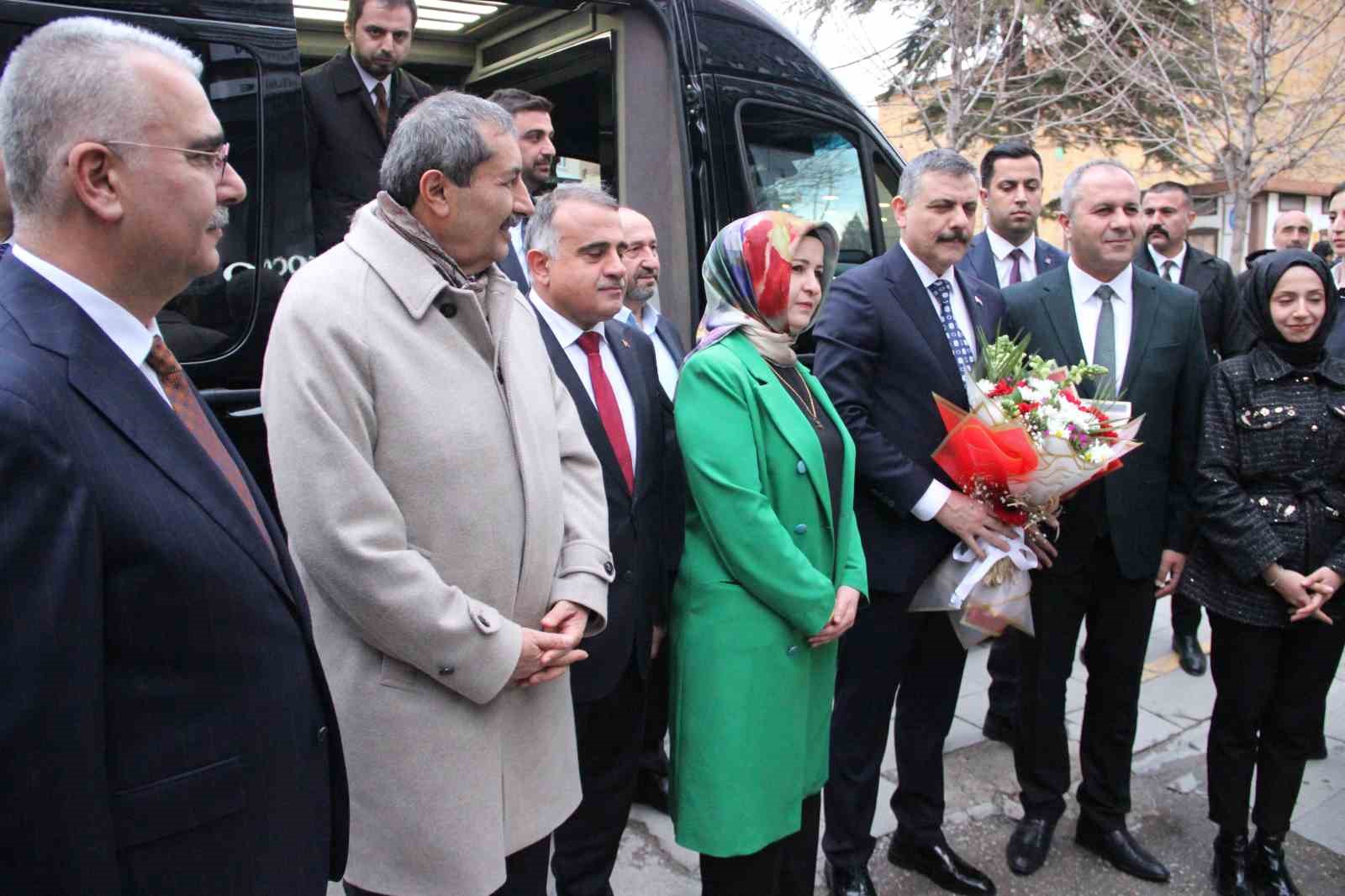 Bakan Çiftçi, 5 yıl valilik yaptığı Çorum’u ziyaret etti
