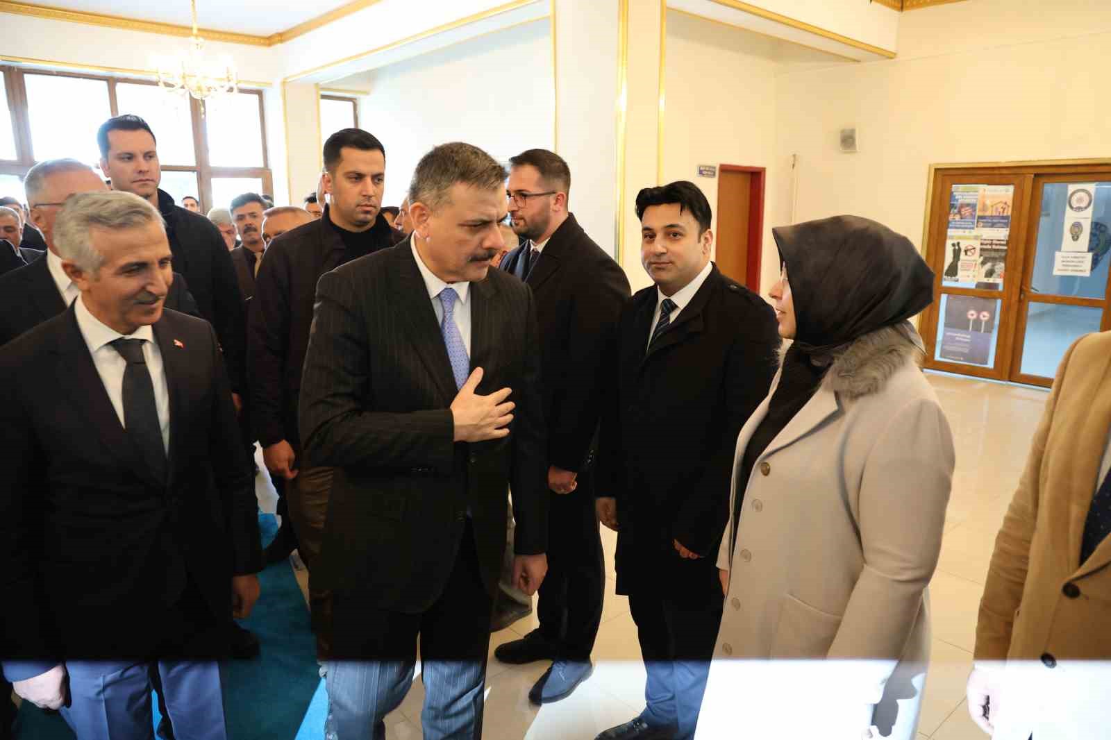 Bakan Çiftçi, Kahramanmaraş’ta esnafla bir araya geldi
