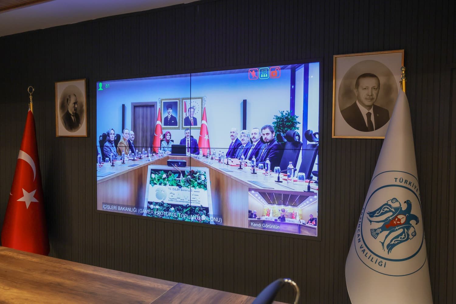 Bakan Çiftçi: "Sosyal risk haritalarıyla sahada etkin müdahale sağlanacak"
Bakan Çiftçi: "Sosyal risk haritalarıyla sahada etkin müdahale sağlanacak"