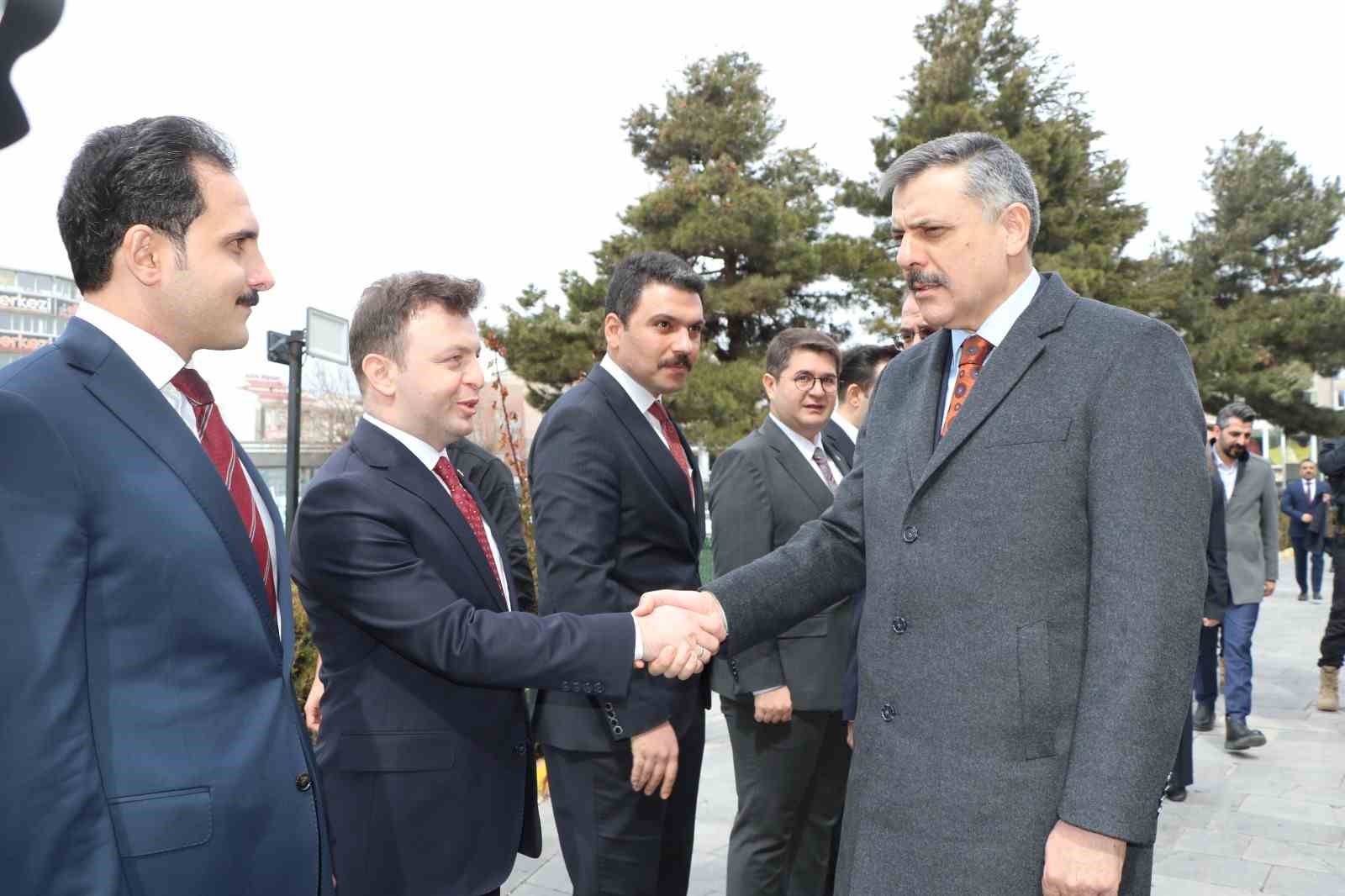 Bakan Çiftçi Van’da
