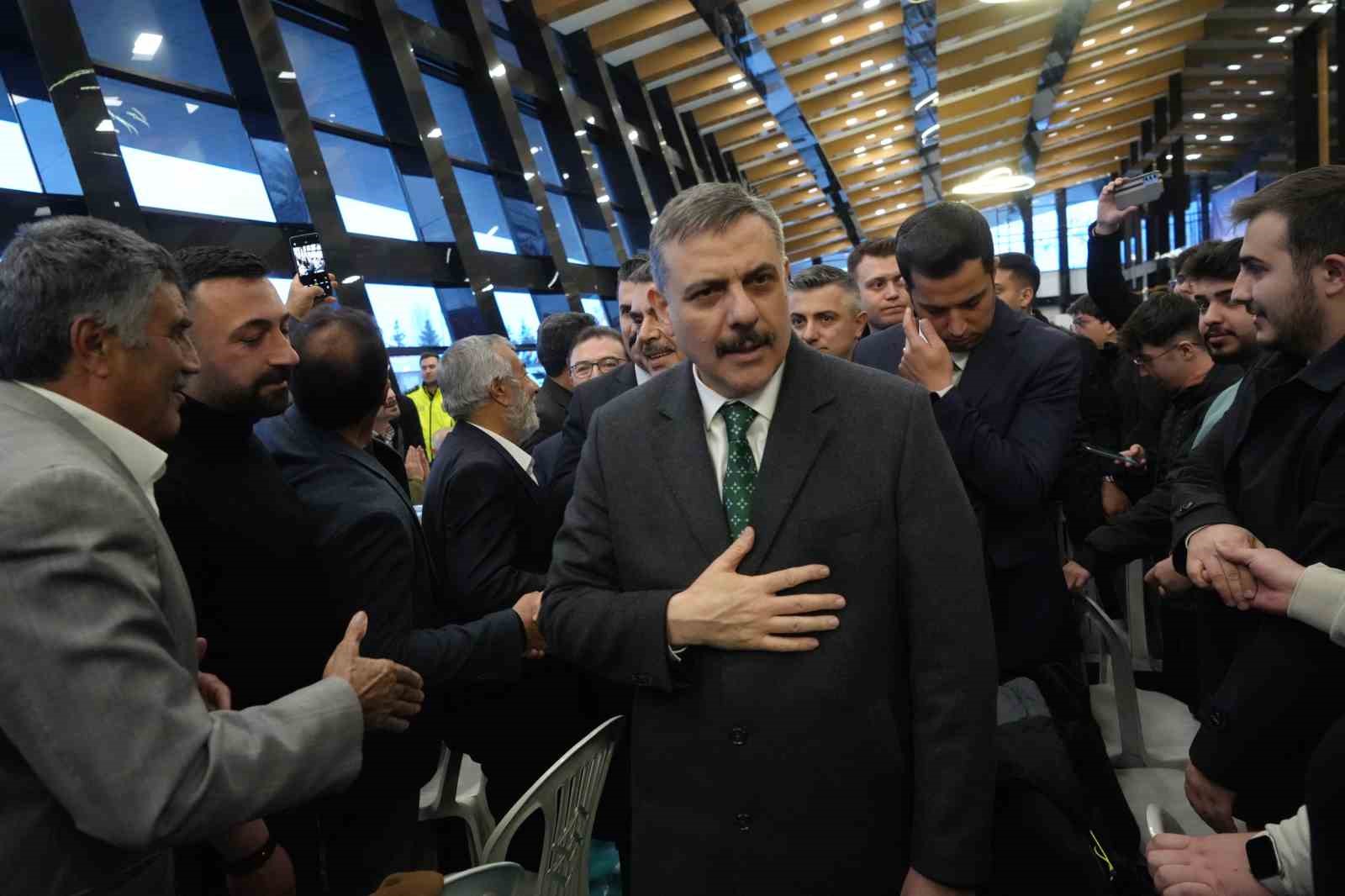 Bakan Çiftçi ve Bakan Tekin, Erzurum’da 4 bin kişiyle iftarda buluştu
