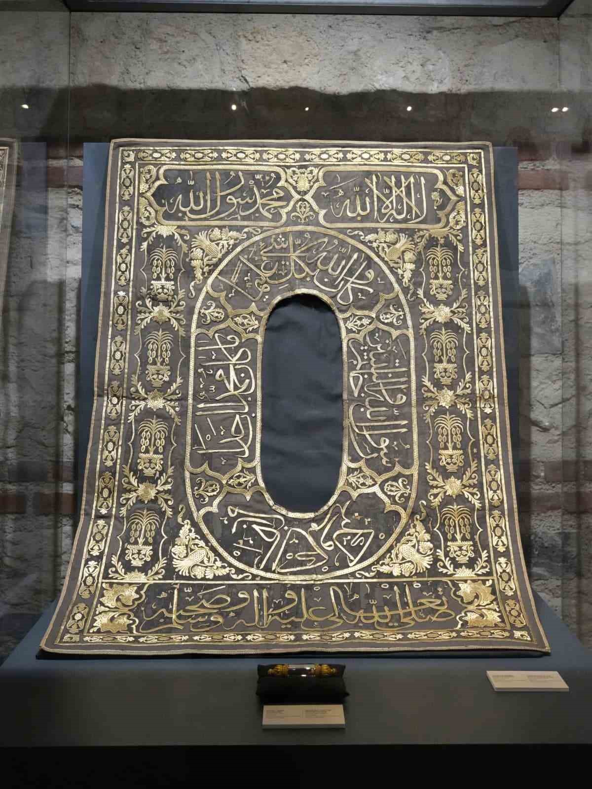 Bakan Ersoy: "16’ncı yüzyıla tarihlenmiş iki adet İznik çinisinin ülkemize iadesini sağlamış bulunuyoruz"
