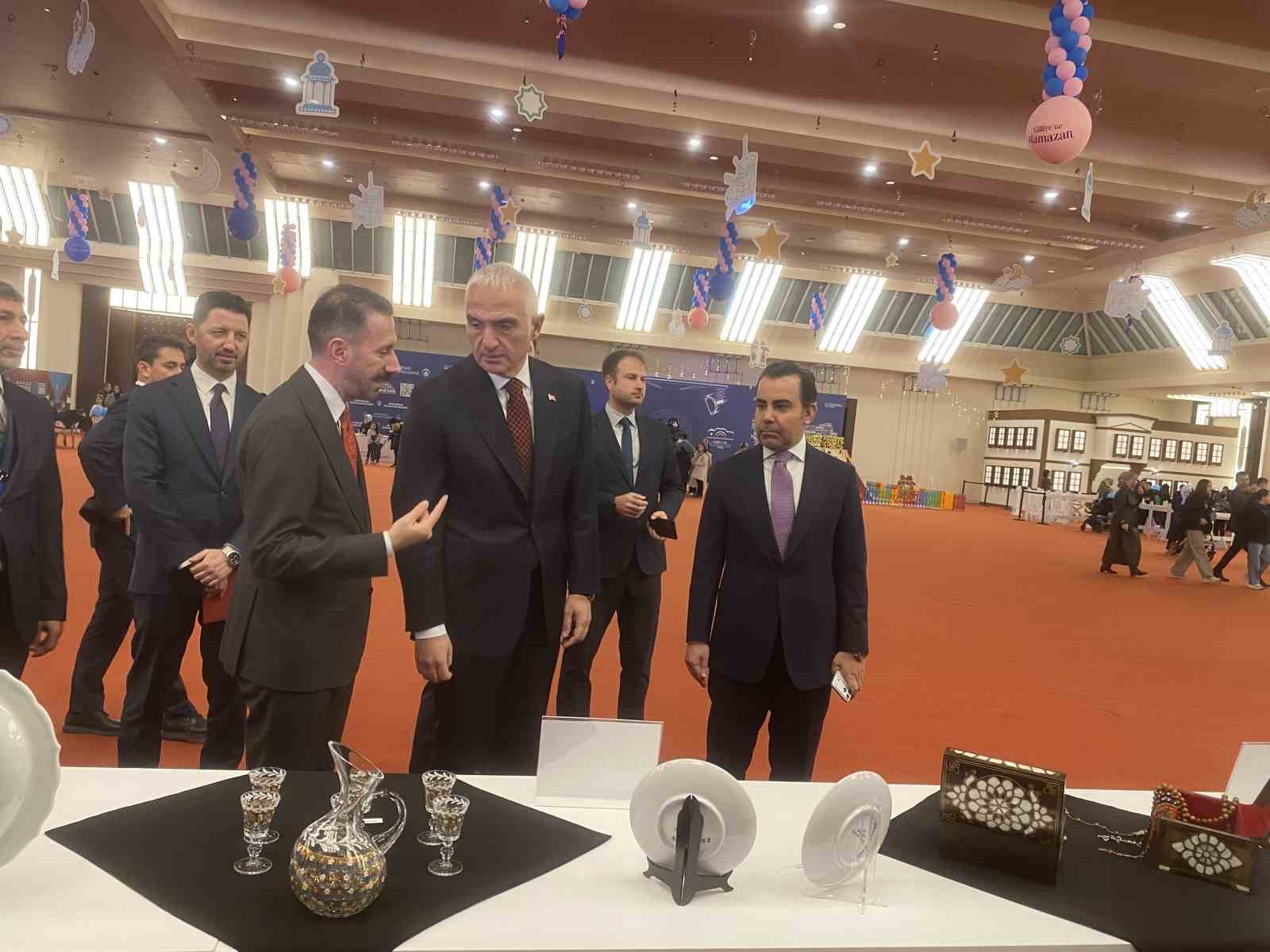 Bakan Ersoy: "Bu sene çok daha organize, fazla katılımın olduğu bir etkinlikler silsilesi oluyor"
