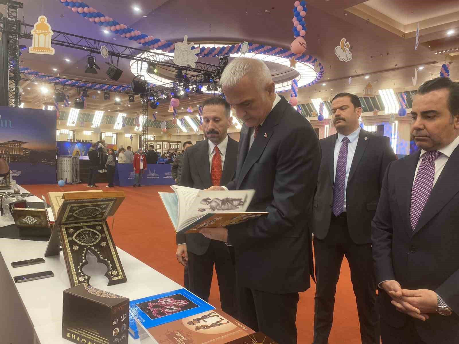 Bakan Ersoy: "Bu sene çok daha organize, fazla katılımın olduğu bir etkinlikler silsilesi oluyor"
