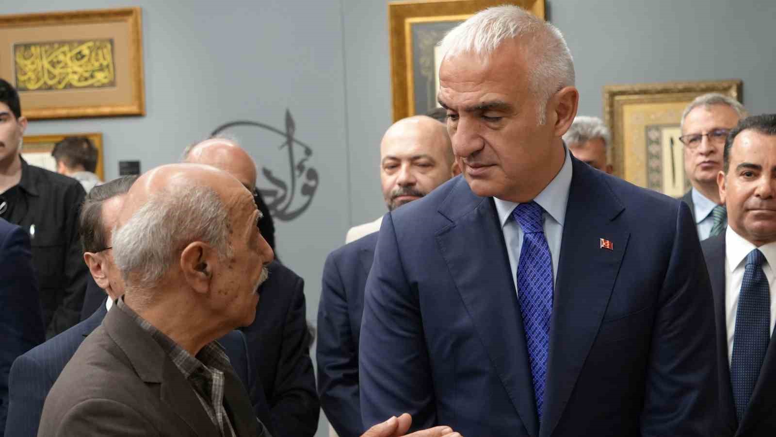 Bakan Ersoy: "Fuadname, hat ve ebruda çok geniş bir penceredir"
