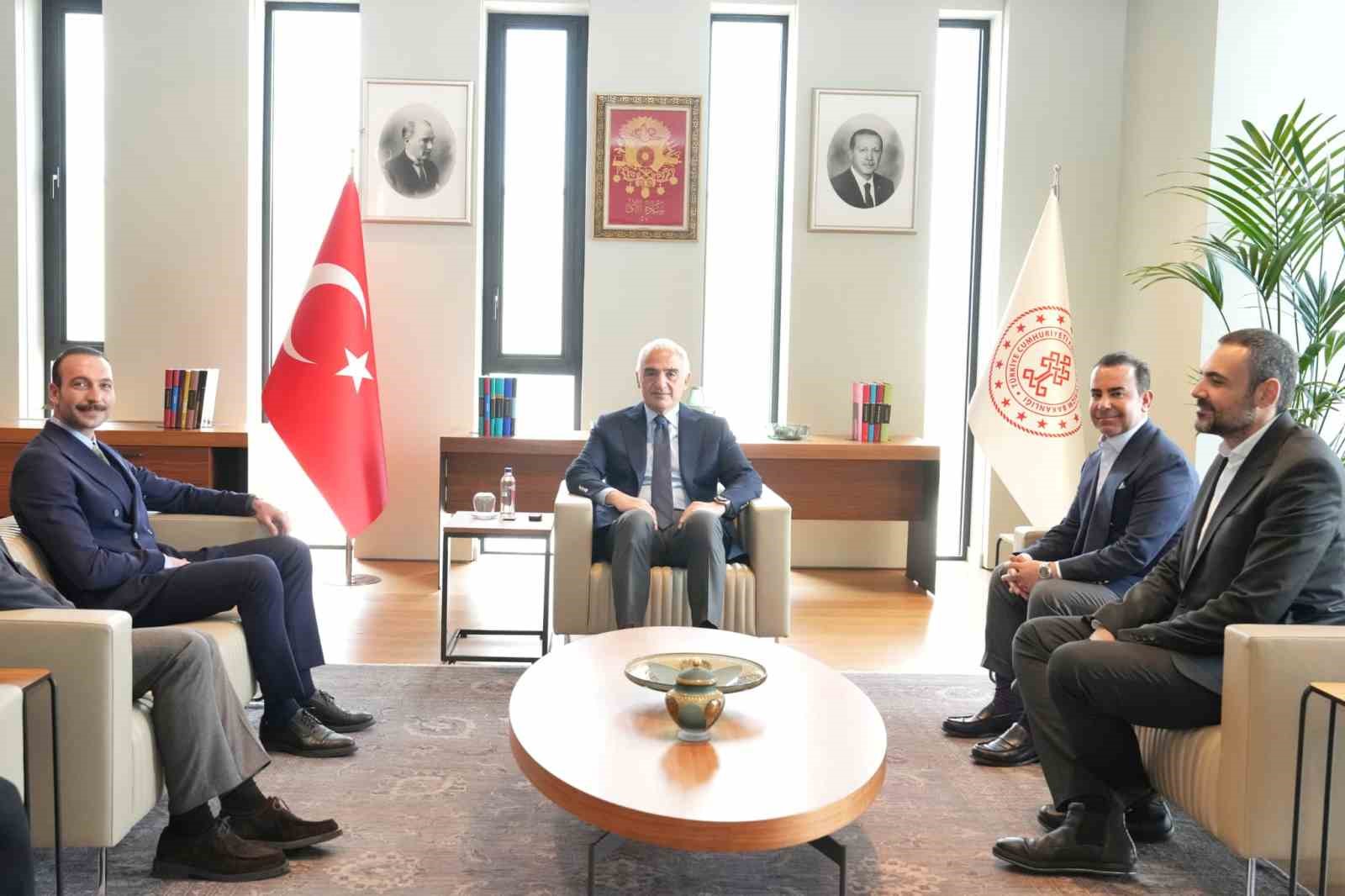 Bakan Ersoy: " Görkem Sevindik’in ortaya koyduğu insani duruşun yanındayız"
