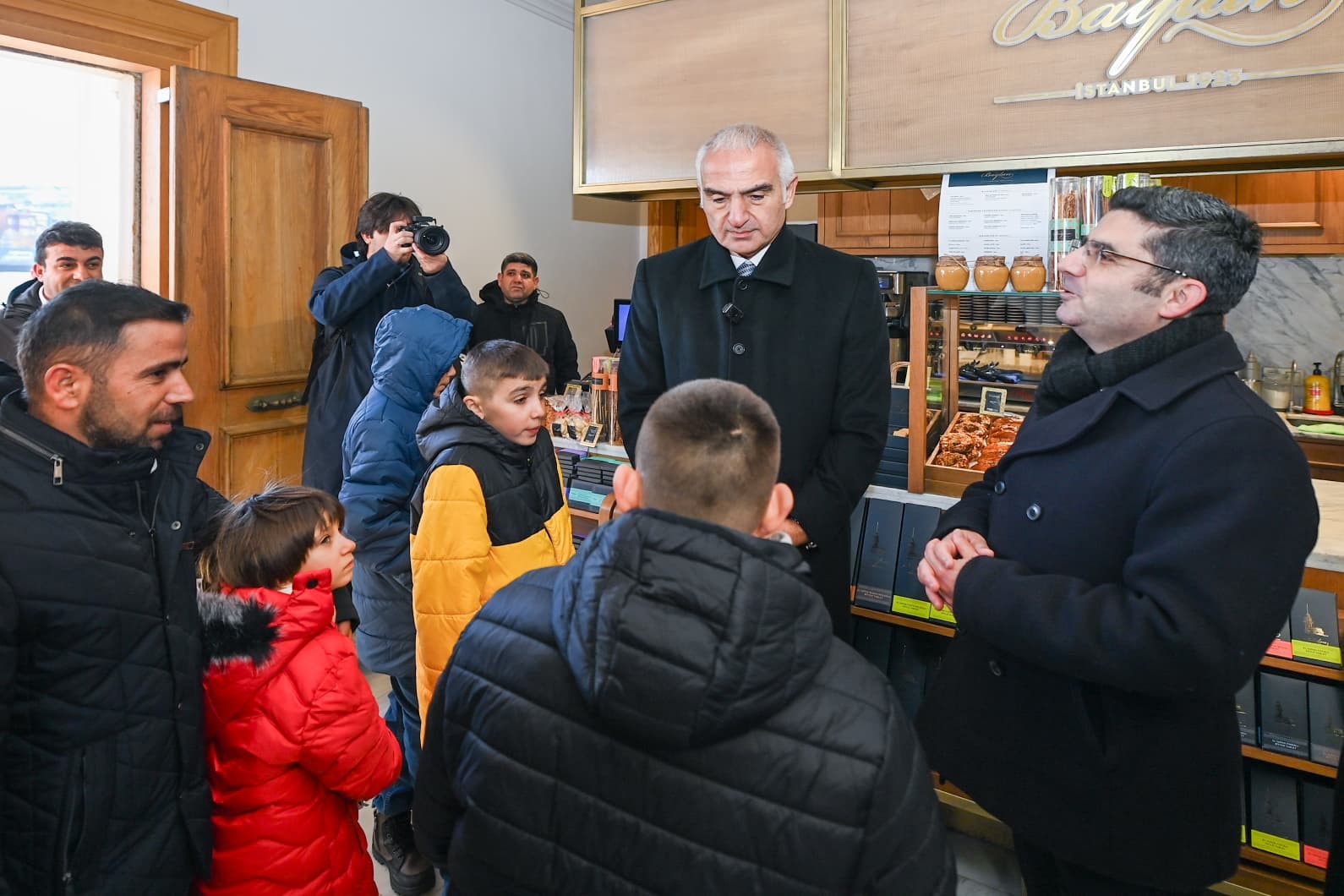 Bakan Ersoy, köyde başlayan hikayeyi boğaza taşıdı
