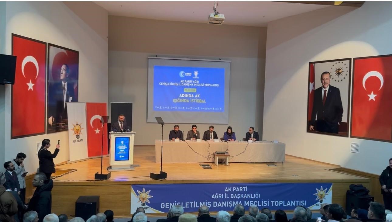 Bakan Ersoy: "Türkiye’de kültür ve turizm alanında tarihi rekorlar kırıyoruz"
Bakan Ersoy: "Türkiye’de kültür ve turizm alanında tarihi rekorlar kırıyoruz"