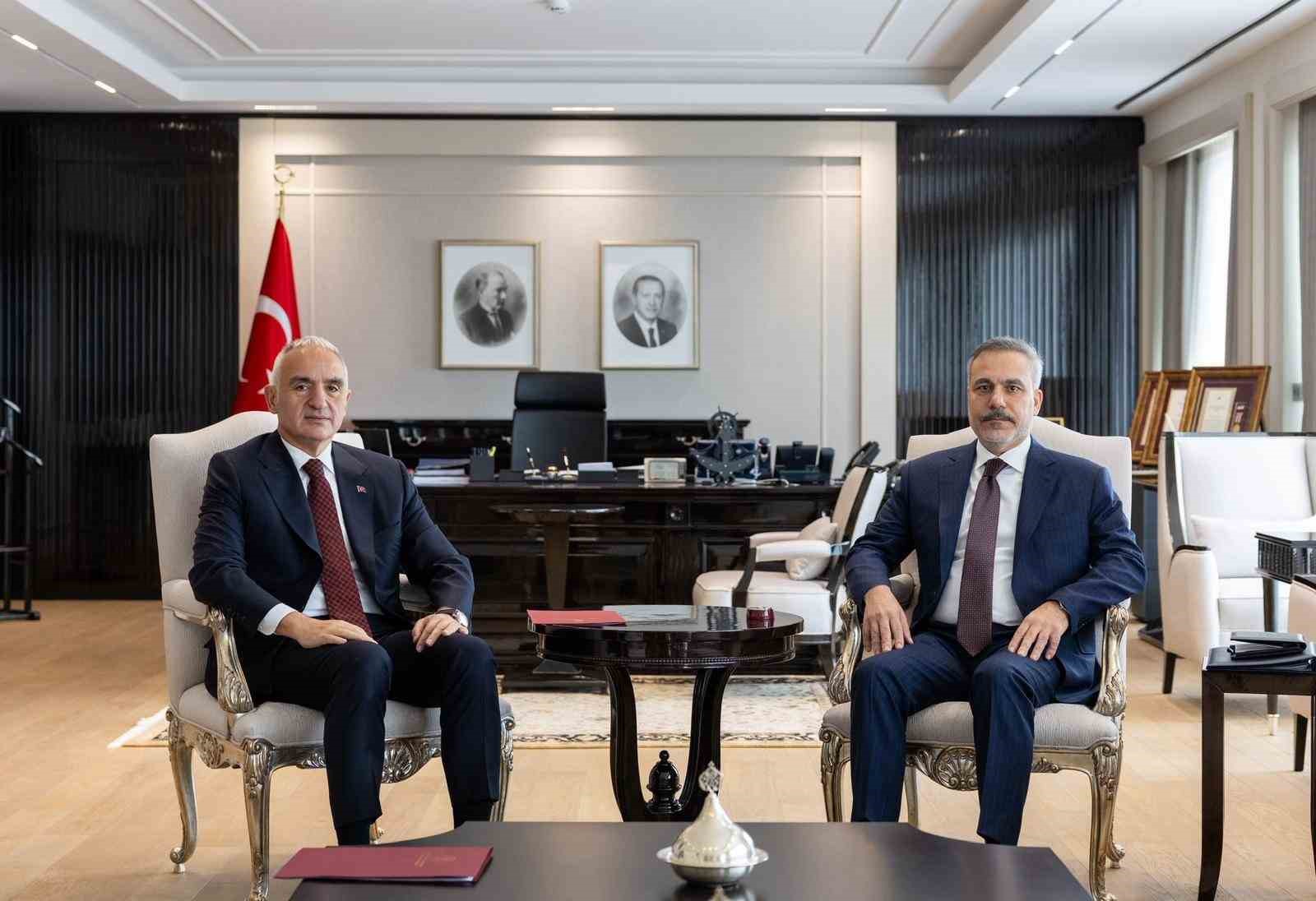 Bakan Fidan, Bakan Ersoy ile bir araya geldi
