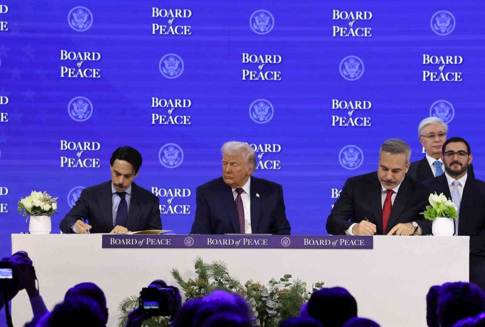 Bakan Fidan, Barış Kurulu Kuruluş Sözleşmesine imza attı
