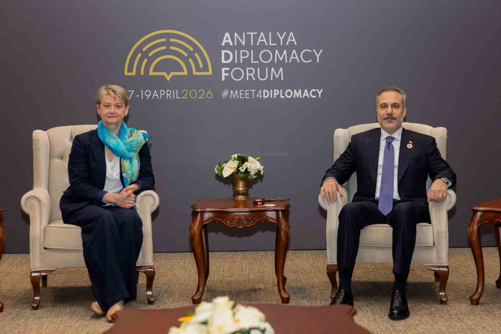 Bakan Fidan, Birleşik Krallık Dışişleri, İngiliz Milletler Topluluğu ve Kalkınma Bakanı Cooper ile görüştü
