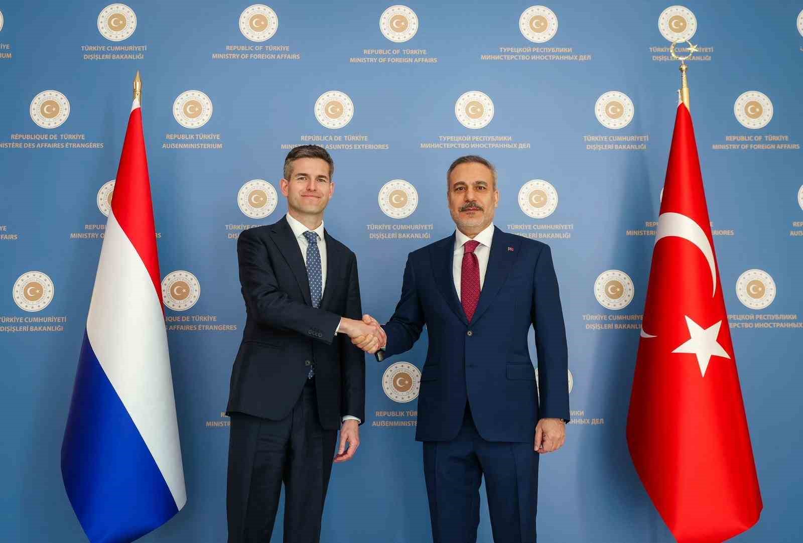 Bakan Fidan, Hollandalı mevkidaşı Berendsen ile görüştü
