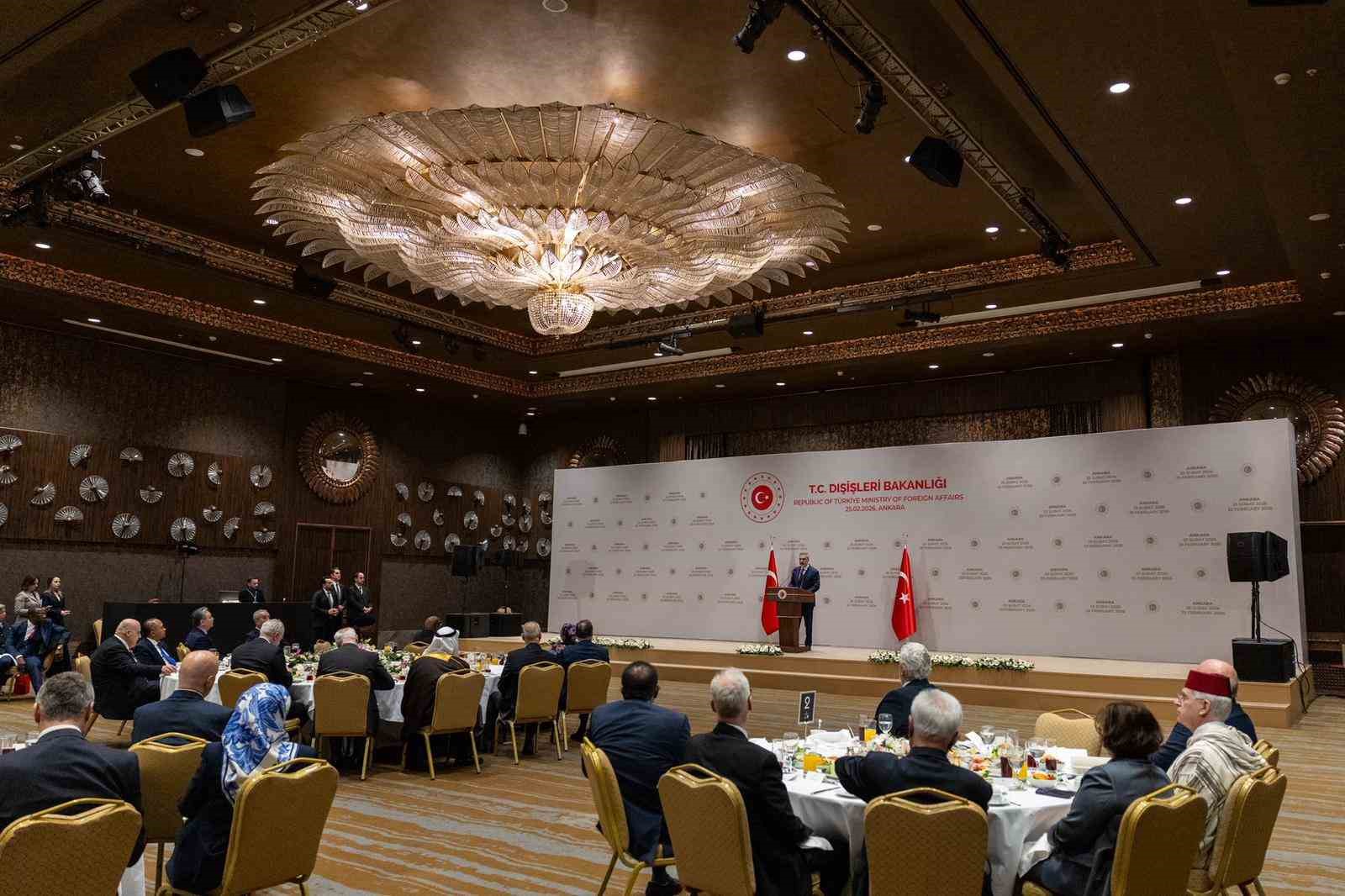 Bakan Fidan, İİT üyesi ve gözlemcisi ülkelerin büyükelçileriyle iftarda bir araya geldi
