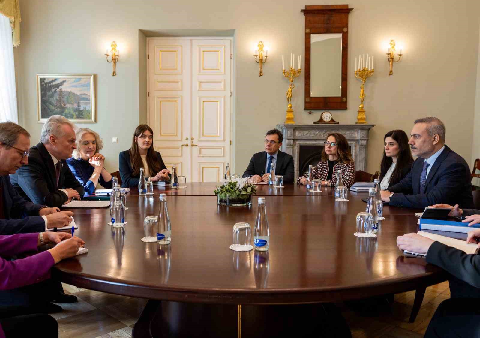 Bakan Fidan, Litvanya Cumhurbaşkanı Nauseda ile görüştü
