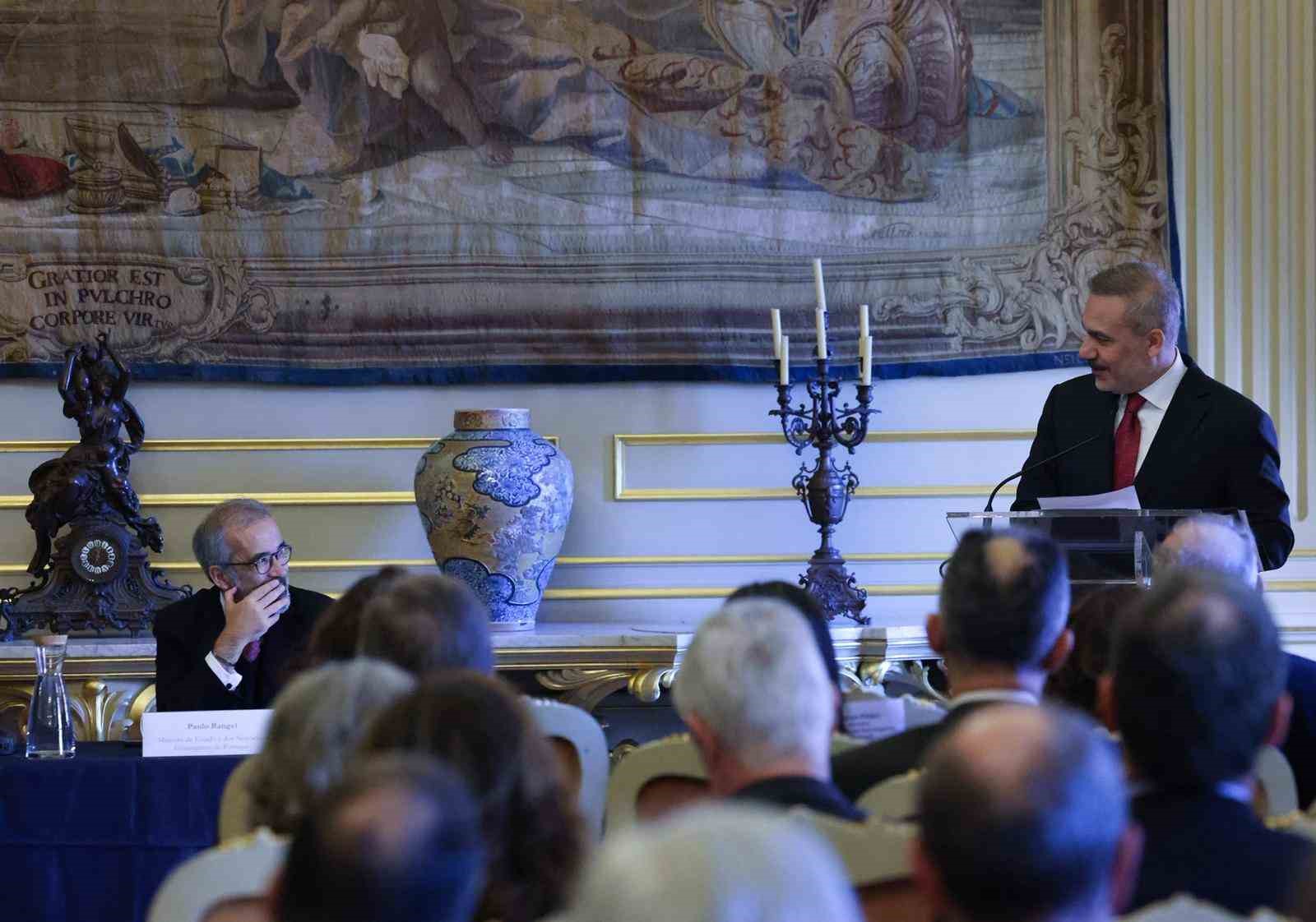 Bakan Fidan, Lizbon’da Büyükelçiler Konferansı’nda hitap etti
