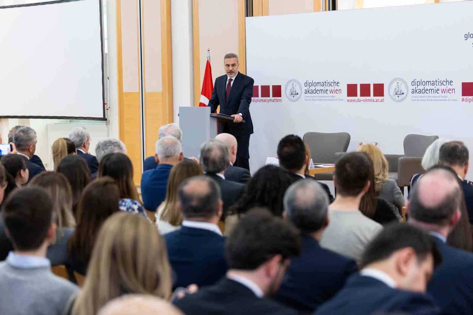 Bakan Fidan, Viyana Diplomasi Akademisi’nde düzenlenen konferansa katıldı
