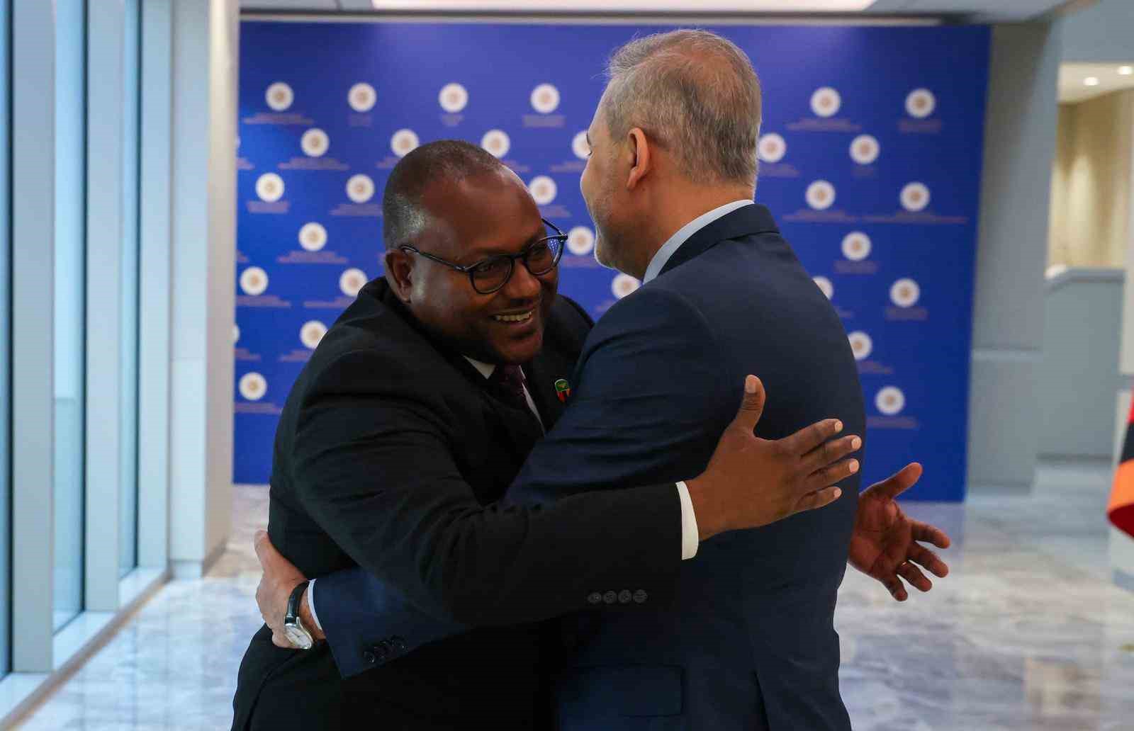 Bakan Fidan, Zambiya Dışişleri Bakanı Haimbe ile bir araya geldi
