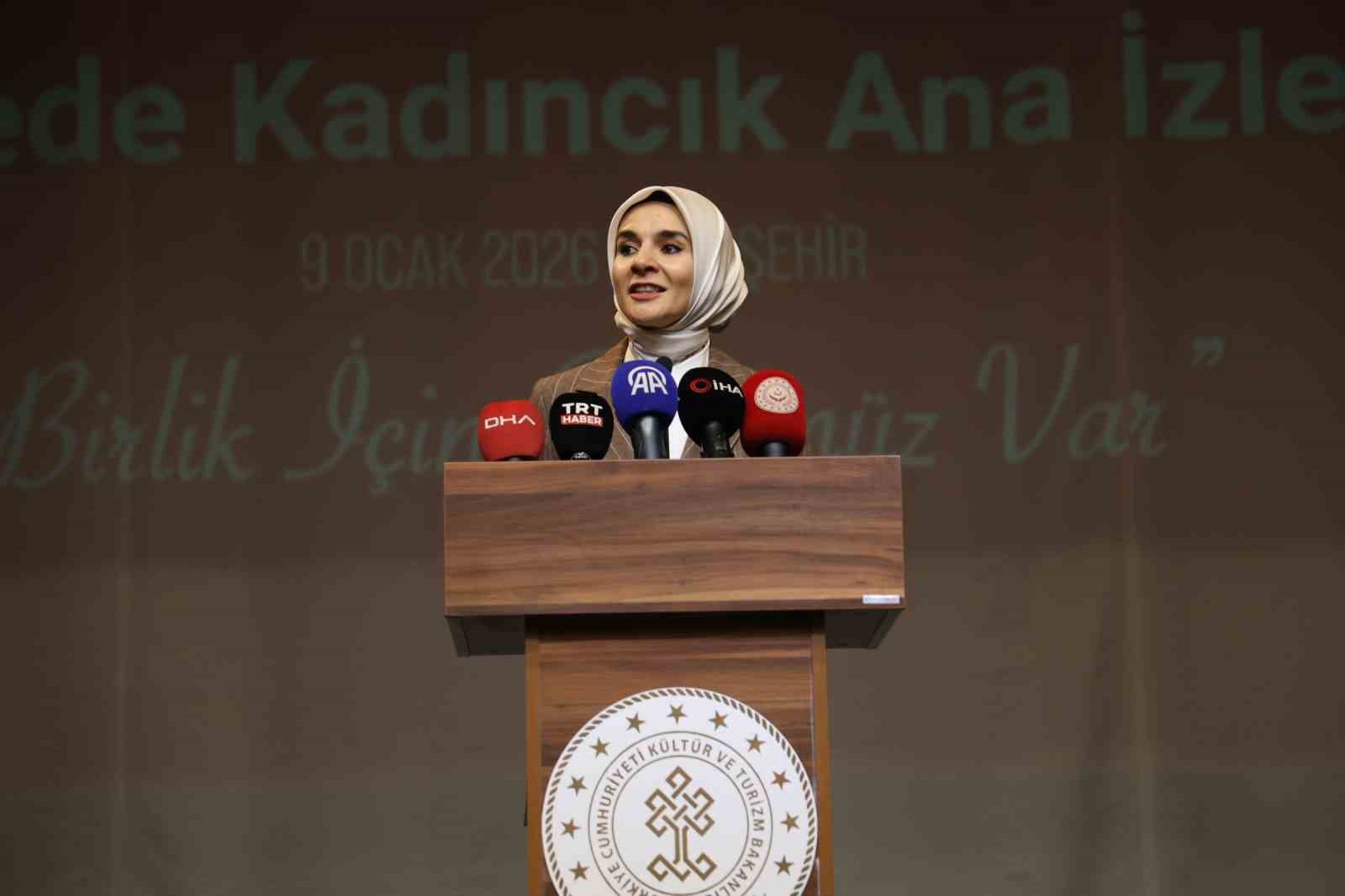 Bakan Göktaş: "2026-2035 yıllarını kapsayacak ’Aile ve Nüfus 10 Yılı’ dönemi başlıyor"
Bakan Göktaş: "2026-2035 yıllarını kapsayacak ’Aile ve Nüfus 10 Yılı’ dönemi başlıyor"