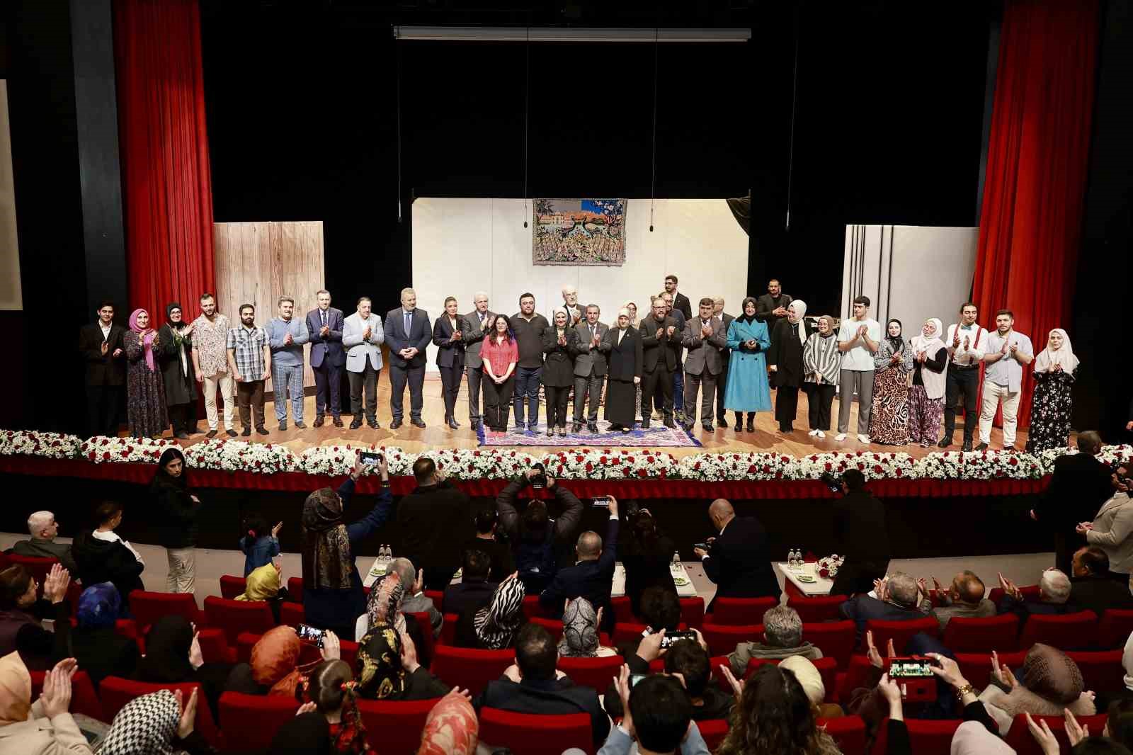 Bakan Göktaş: "Aileyi değersiz kılan programlardan vatandaş çok şikayetçi"
